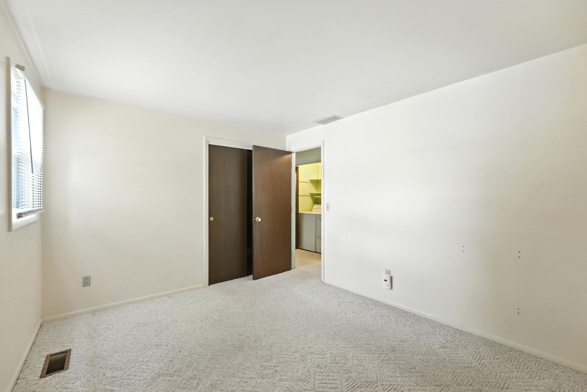 Photo 18 of 405 Hilltop Drive