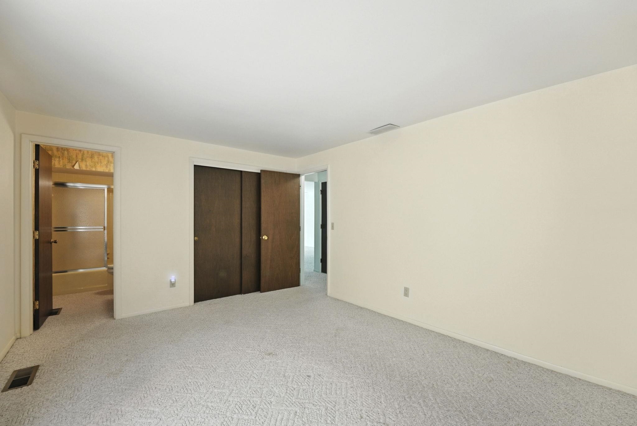 Photo 19 of 405 Hilltop Drive