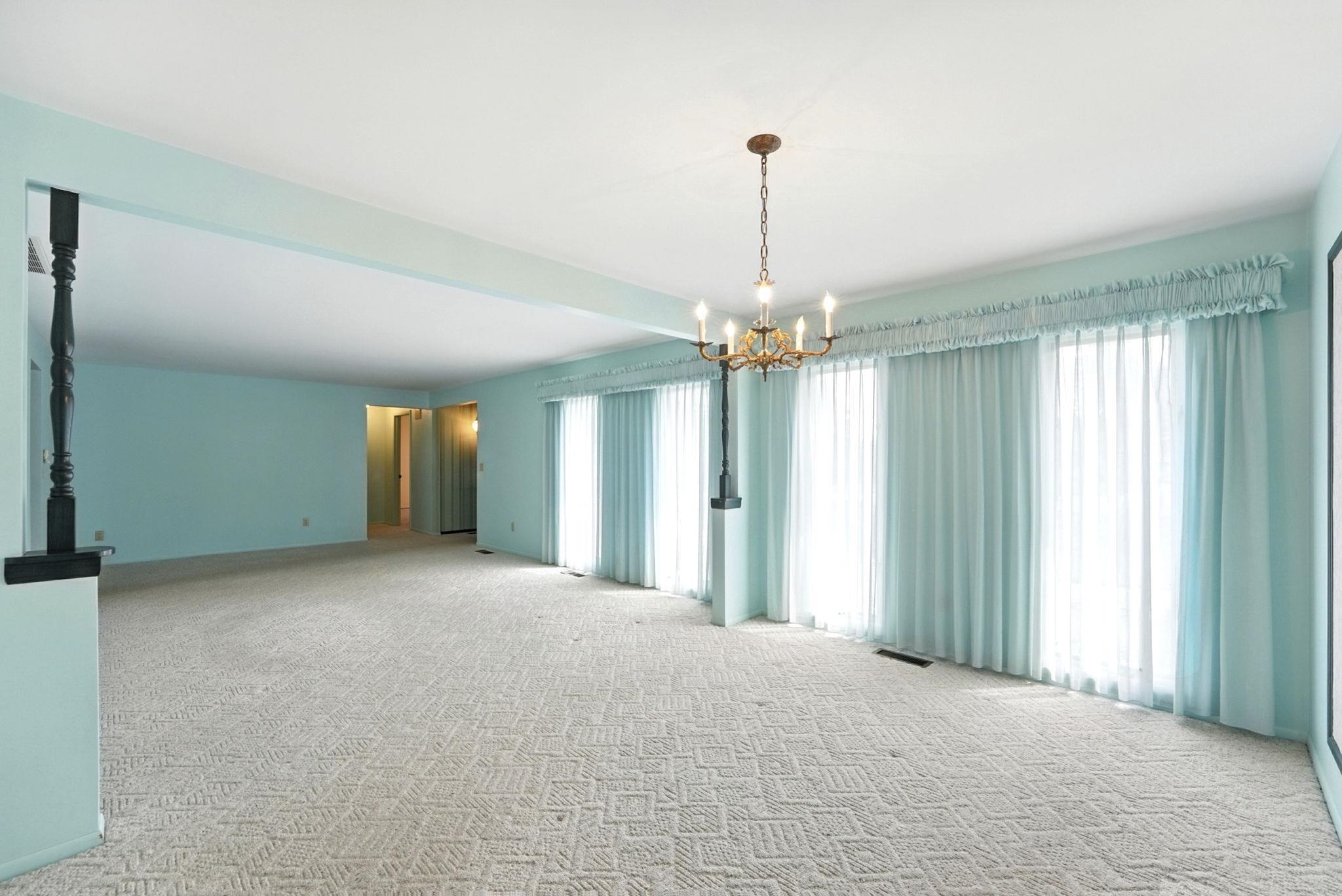 Photo 2 of 405 Hilltop Drive