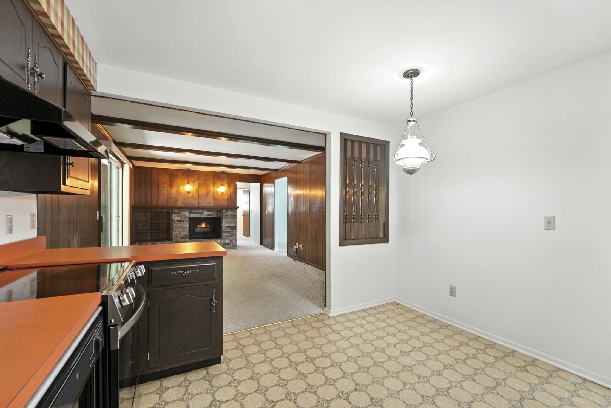 Photo 5 of 405 Hilltop Drive