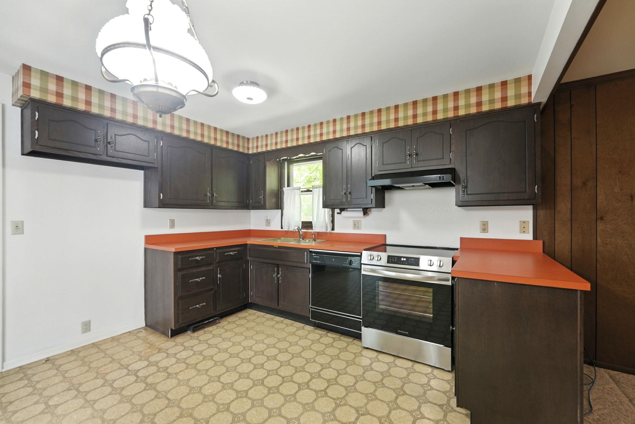 Photo 6 of 405 Hilltop Drive