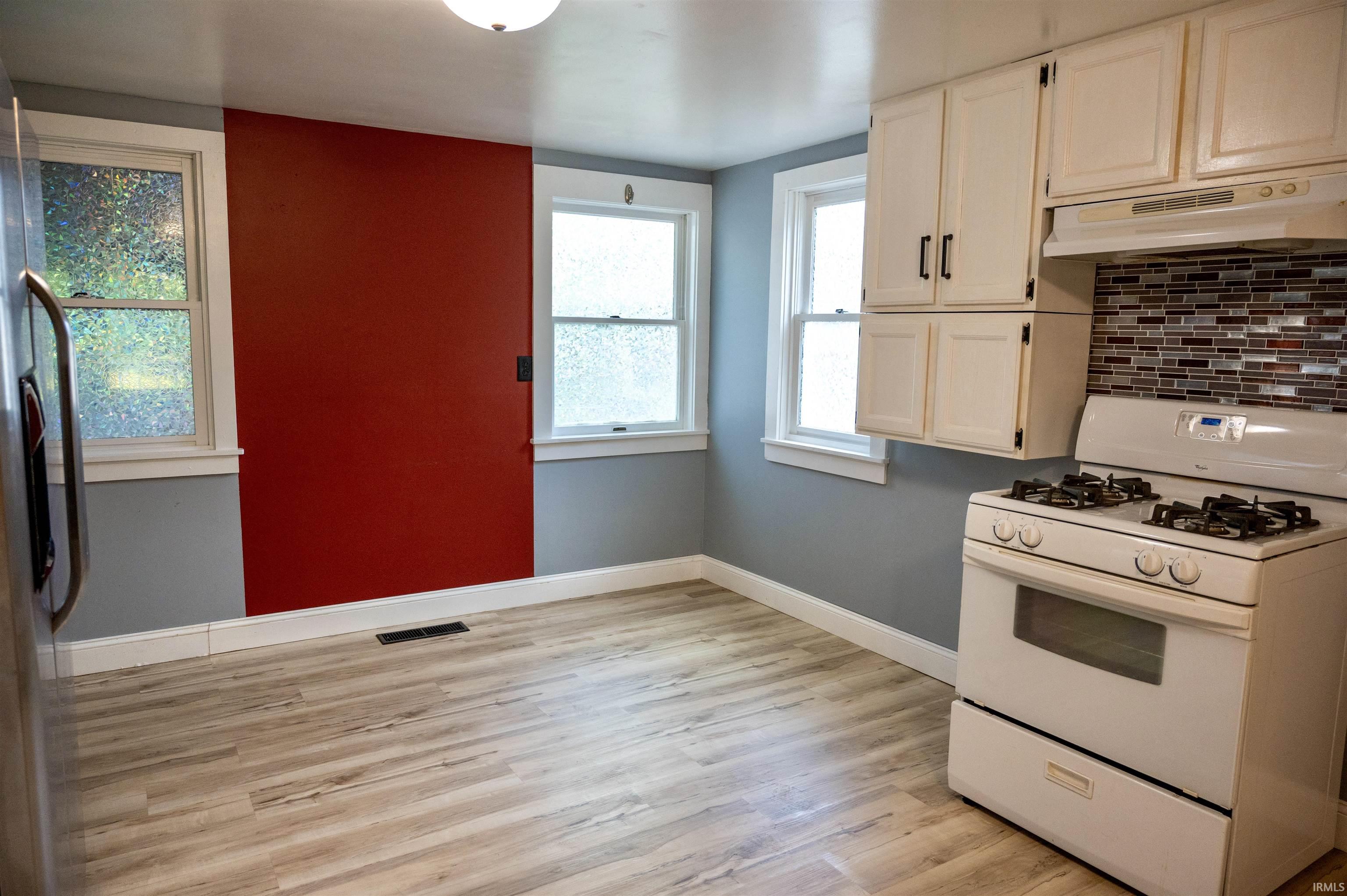 Photo 19 of 218 Kenyon Avenue