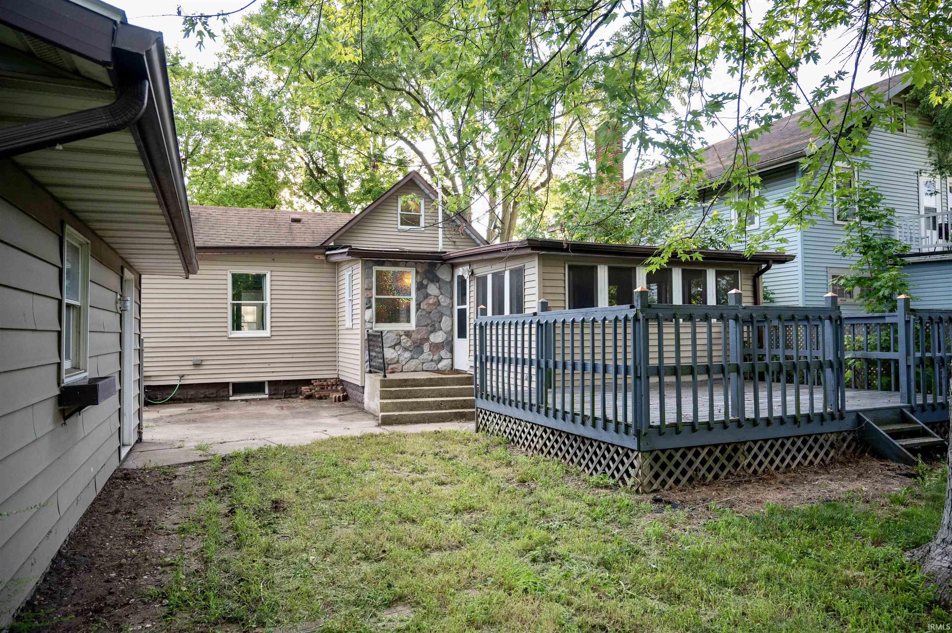 Photo 2 of 218 Kenyon Avenue