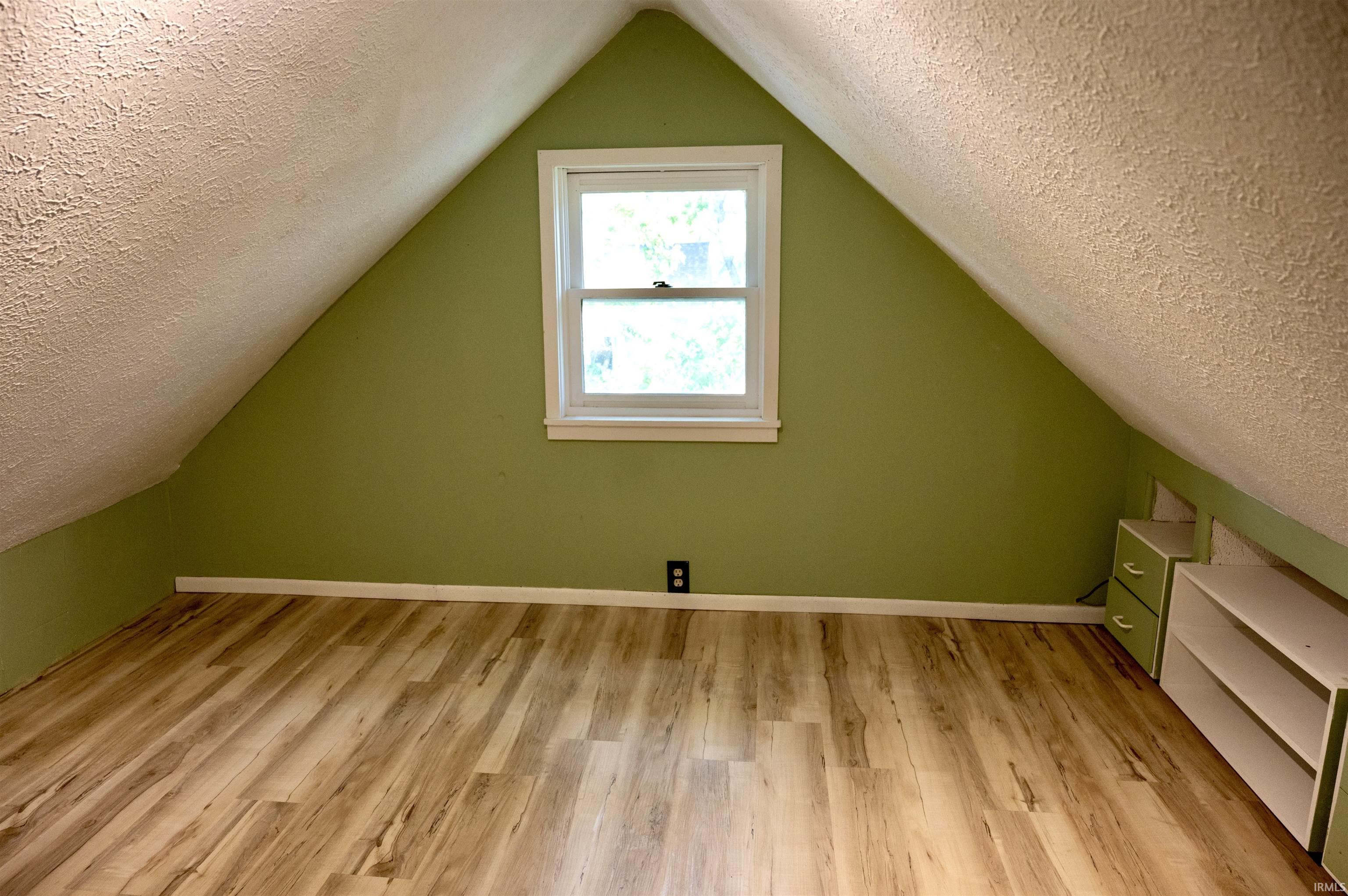 Photo 23 of 218 Kenyon Avenue