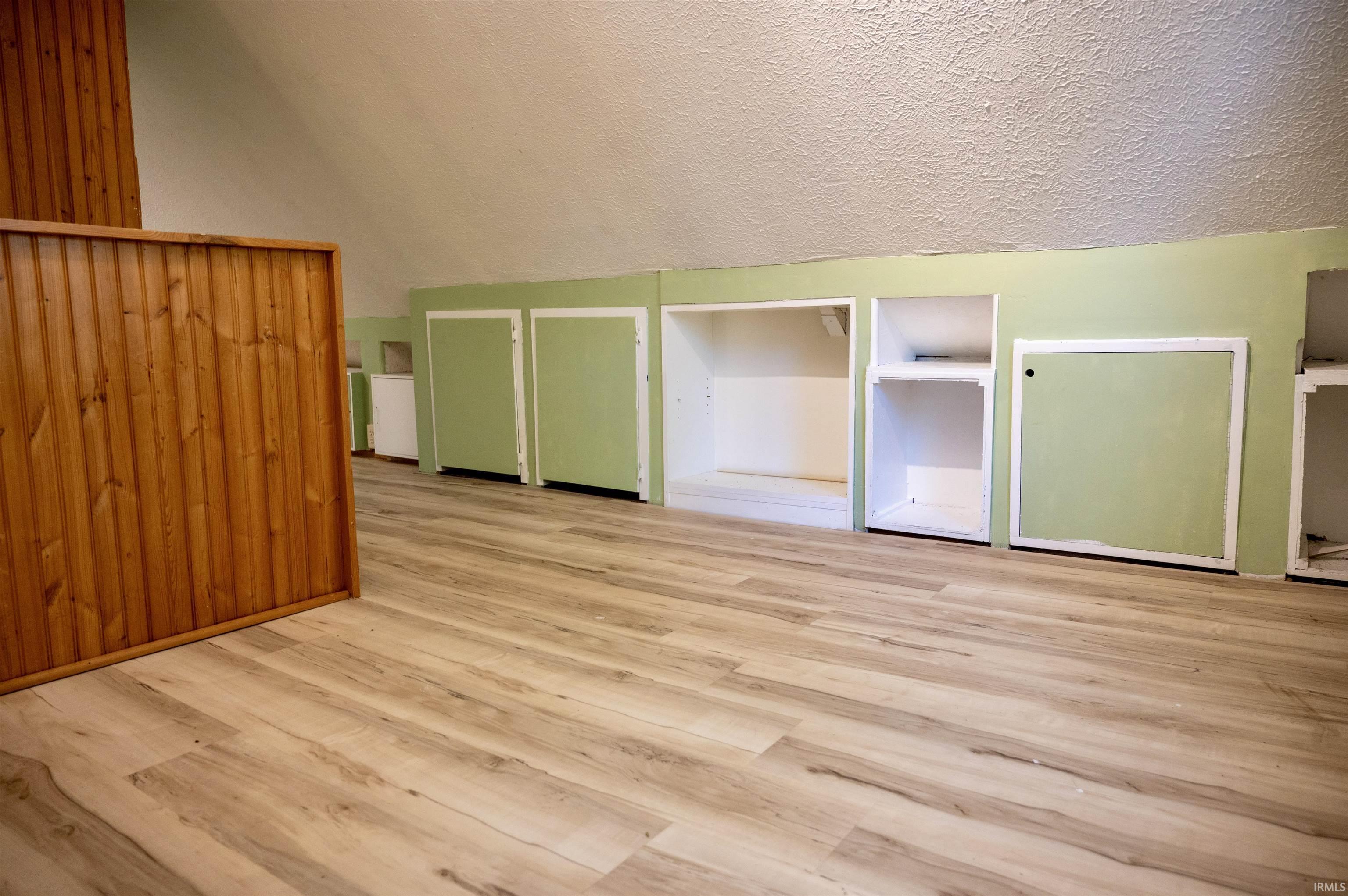 Photo 25 of 218 Kenyon Avenue