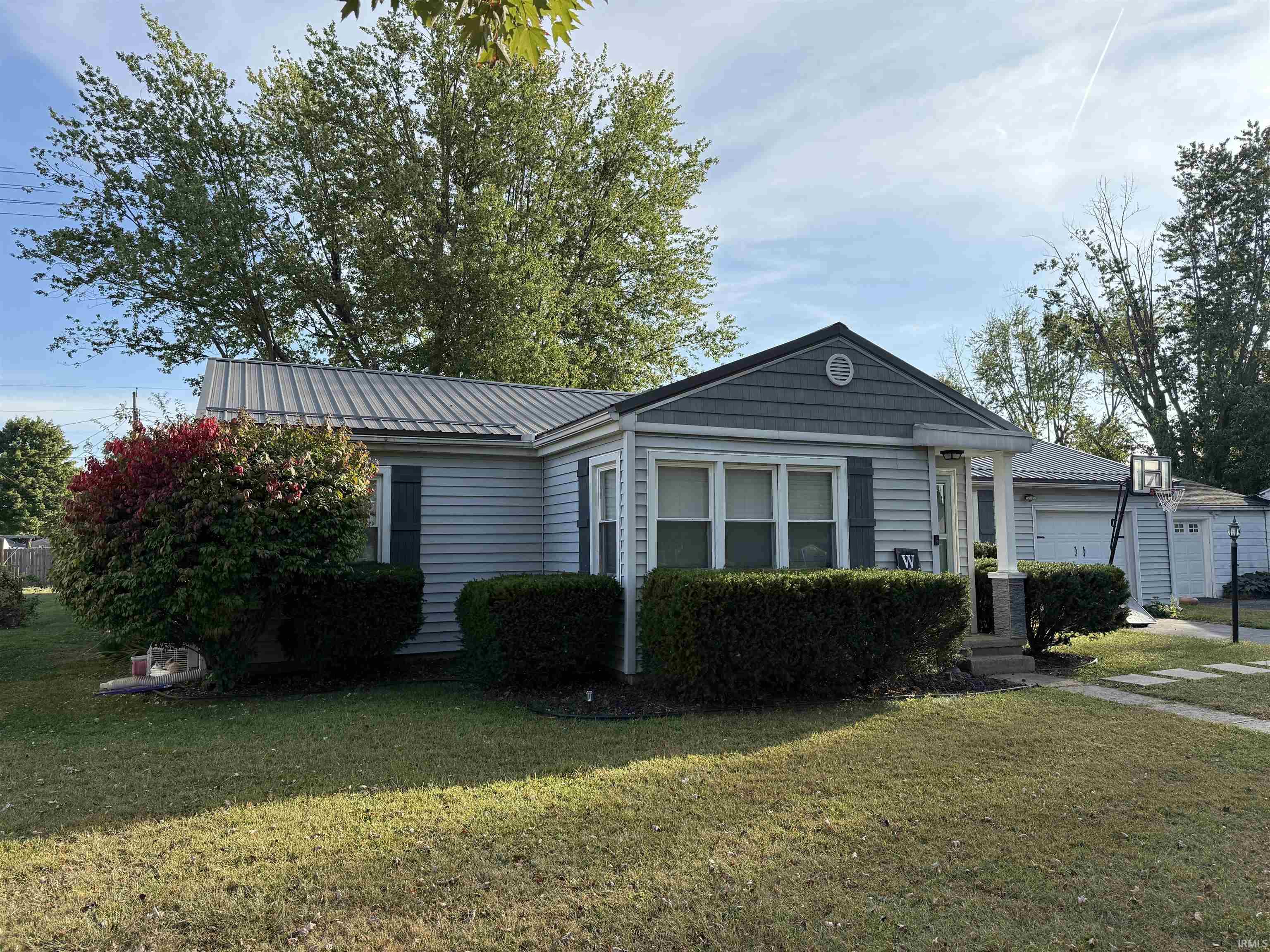 Homes for sale in Gas City, IN | 614 E South A St, Gas City, IN 46933 | MLS# 202535113