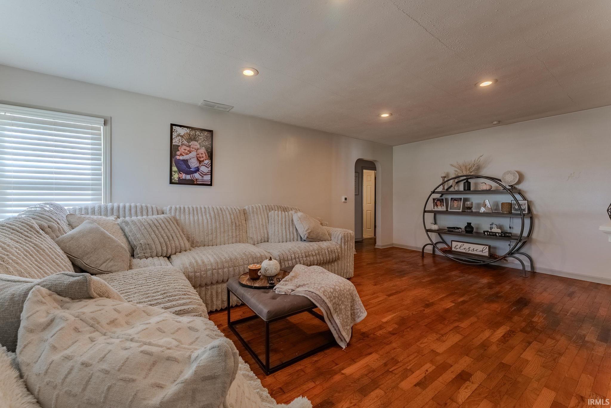 Homes for sale in Gas City, IN | 614 E South A St, Gas City, IN 46933 | MLS# 202535113