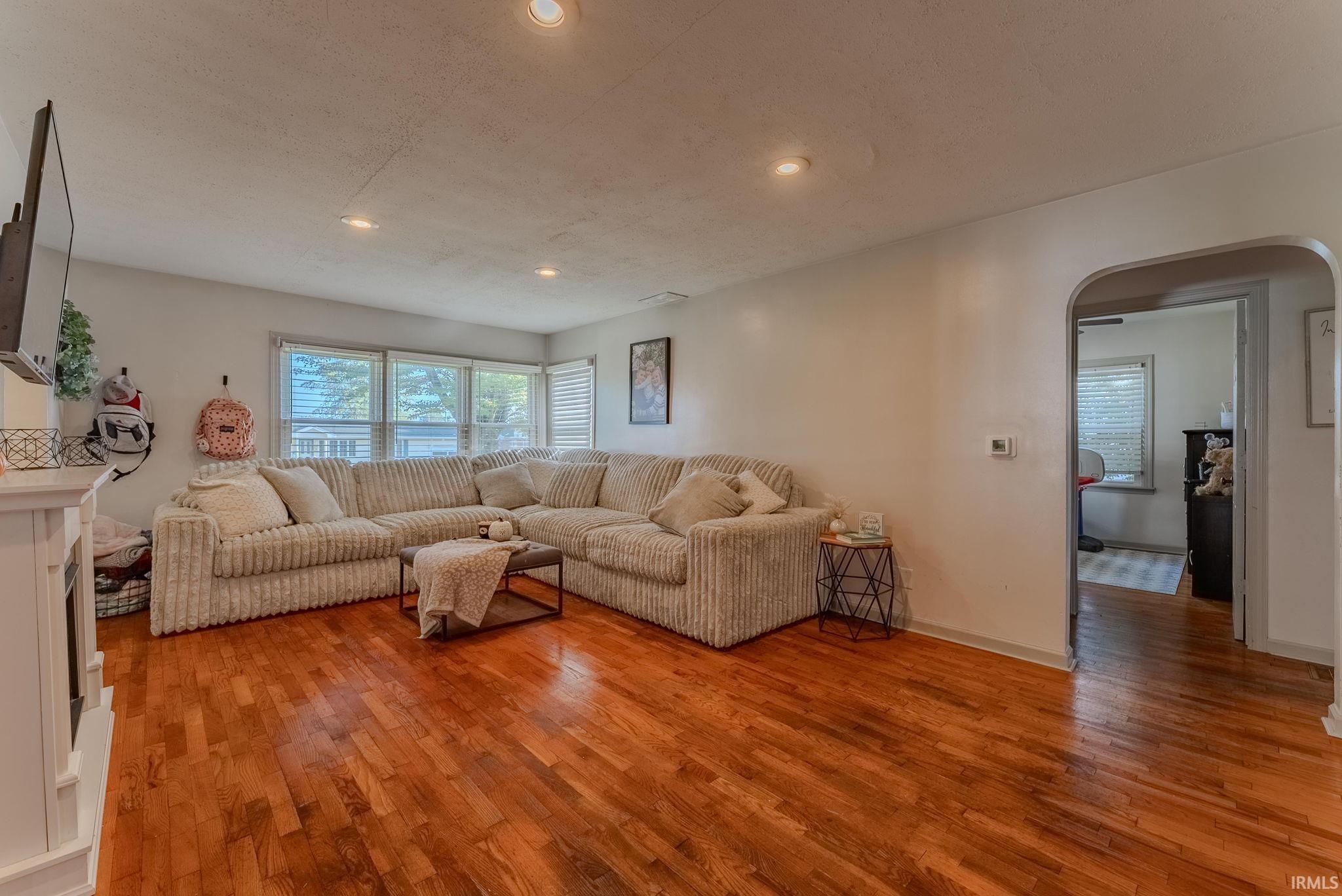 Homes for sale in Gas City, IN | 614 E South A St, Gas City, IN 46933 | MLS# 202535113