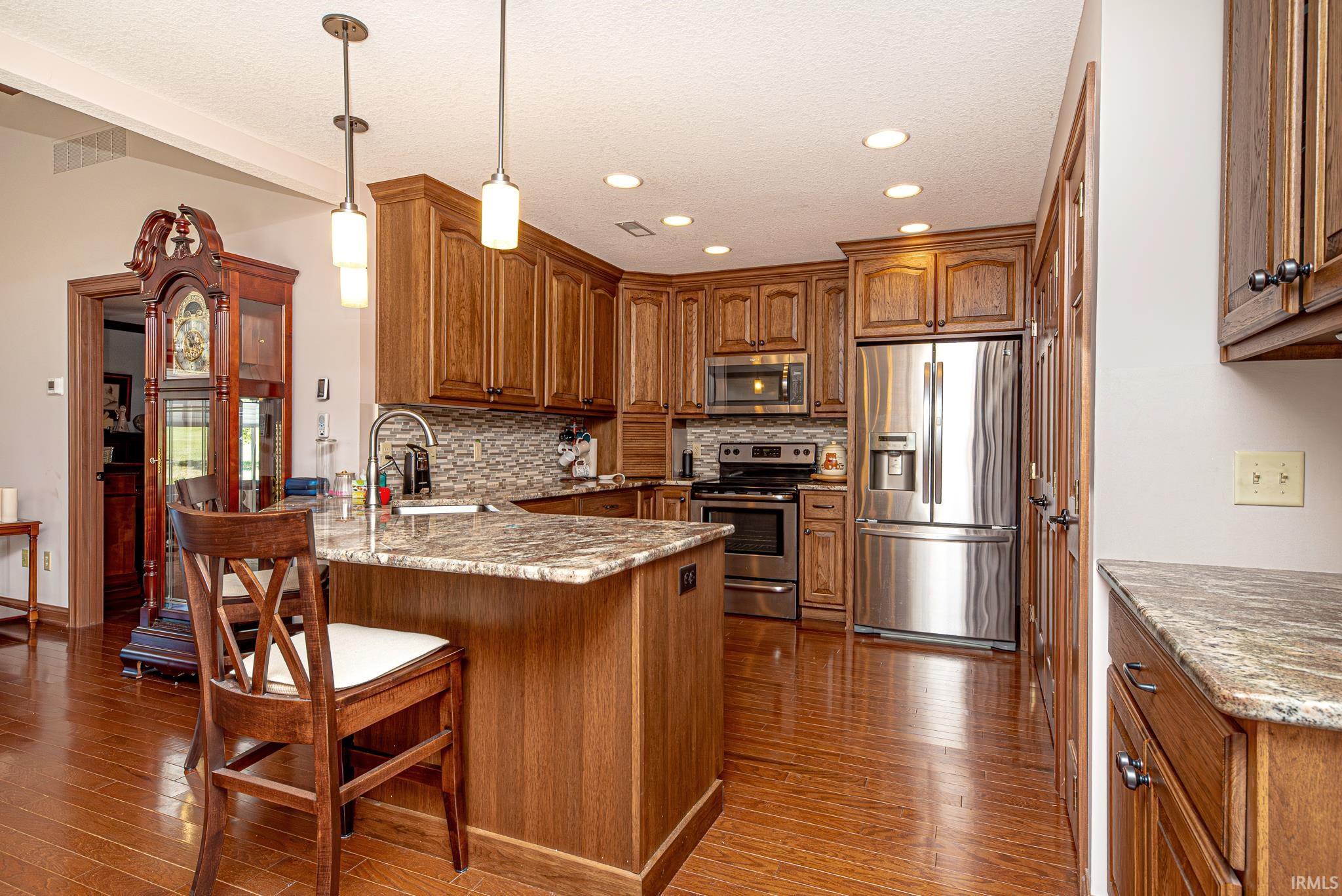 1733 E Inverness Circle