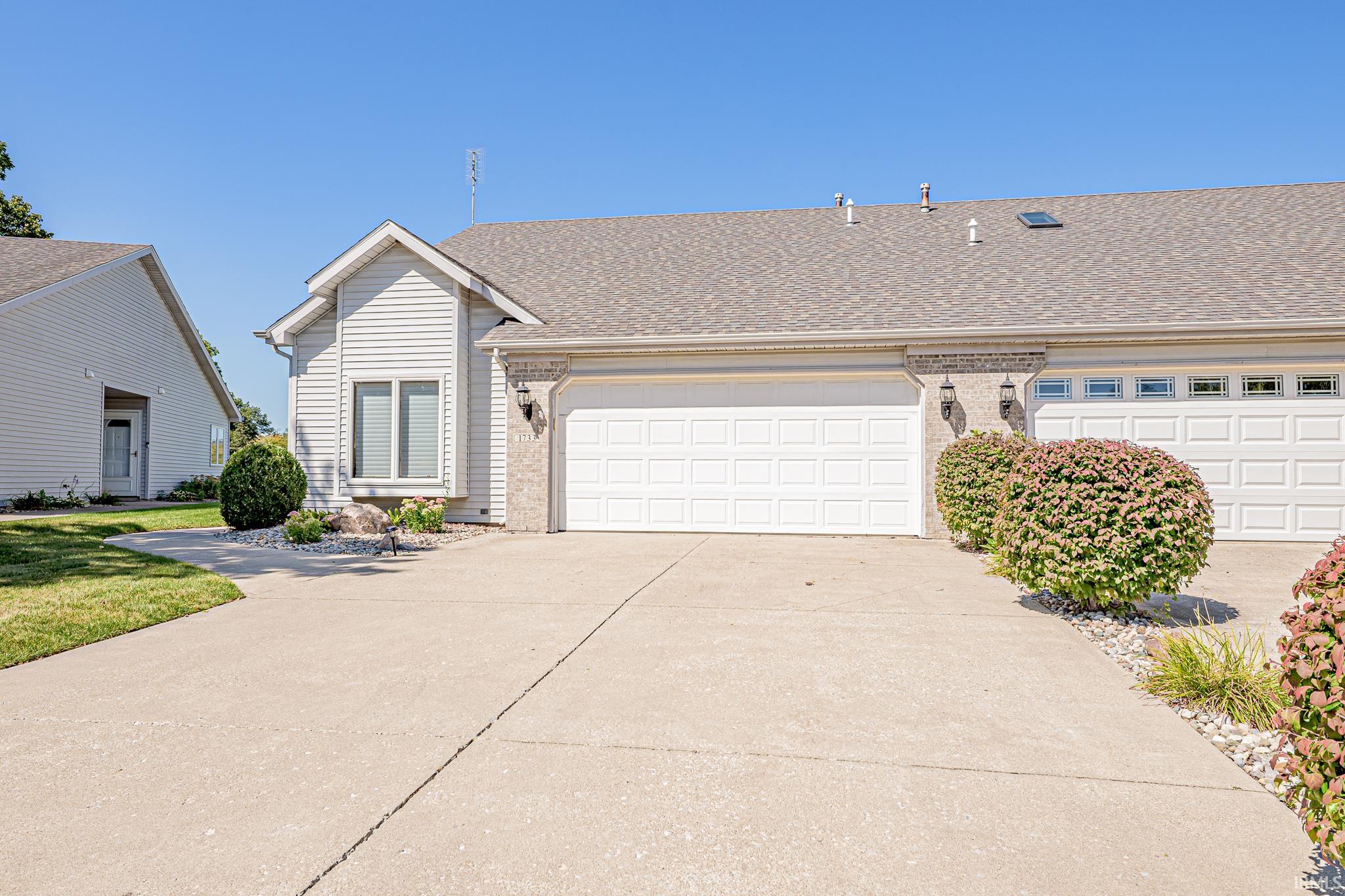1733 E Inverness Circle