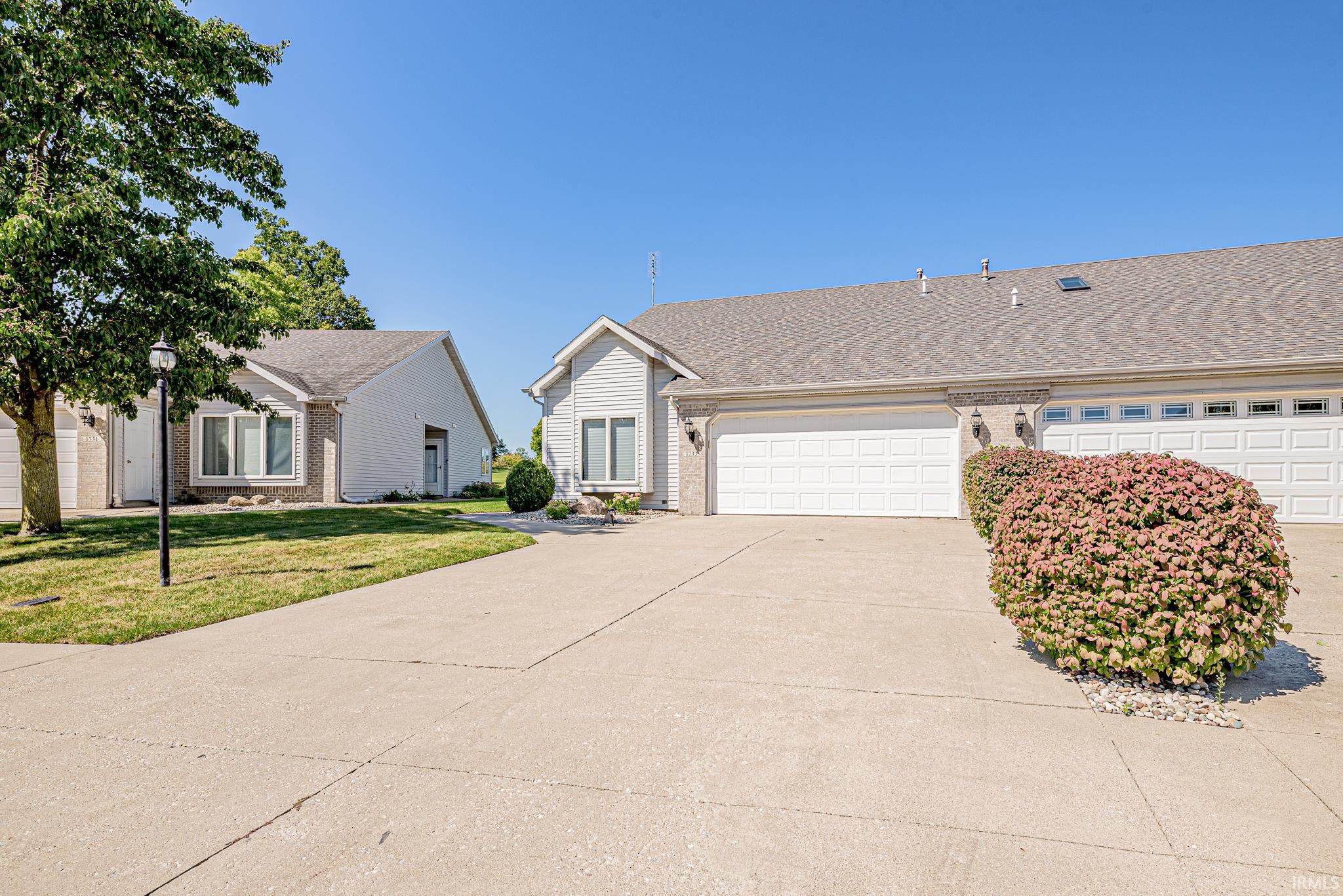 1733 E Inverness Circle