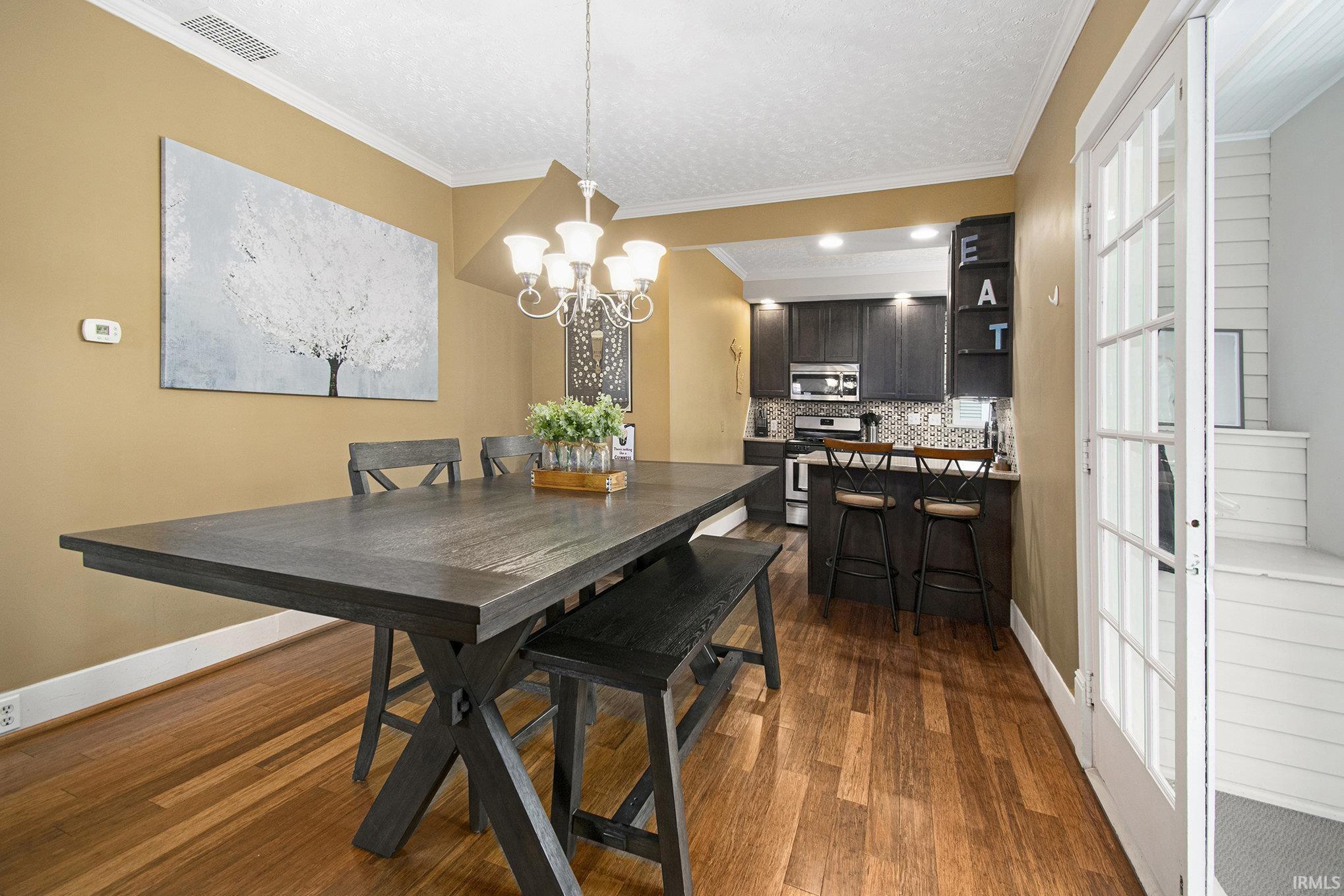 Photo 4 of 523 S Union Street