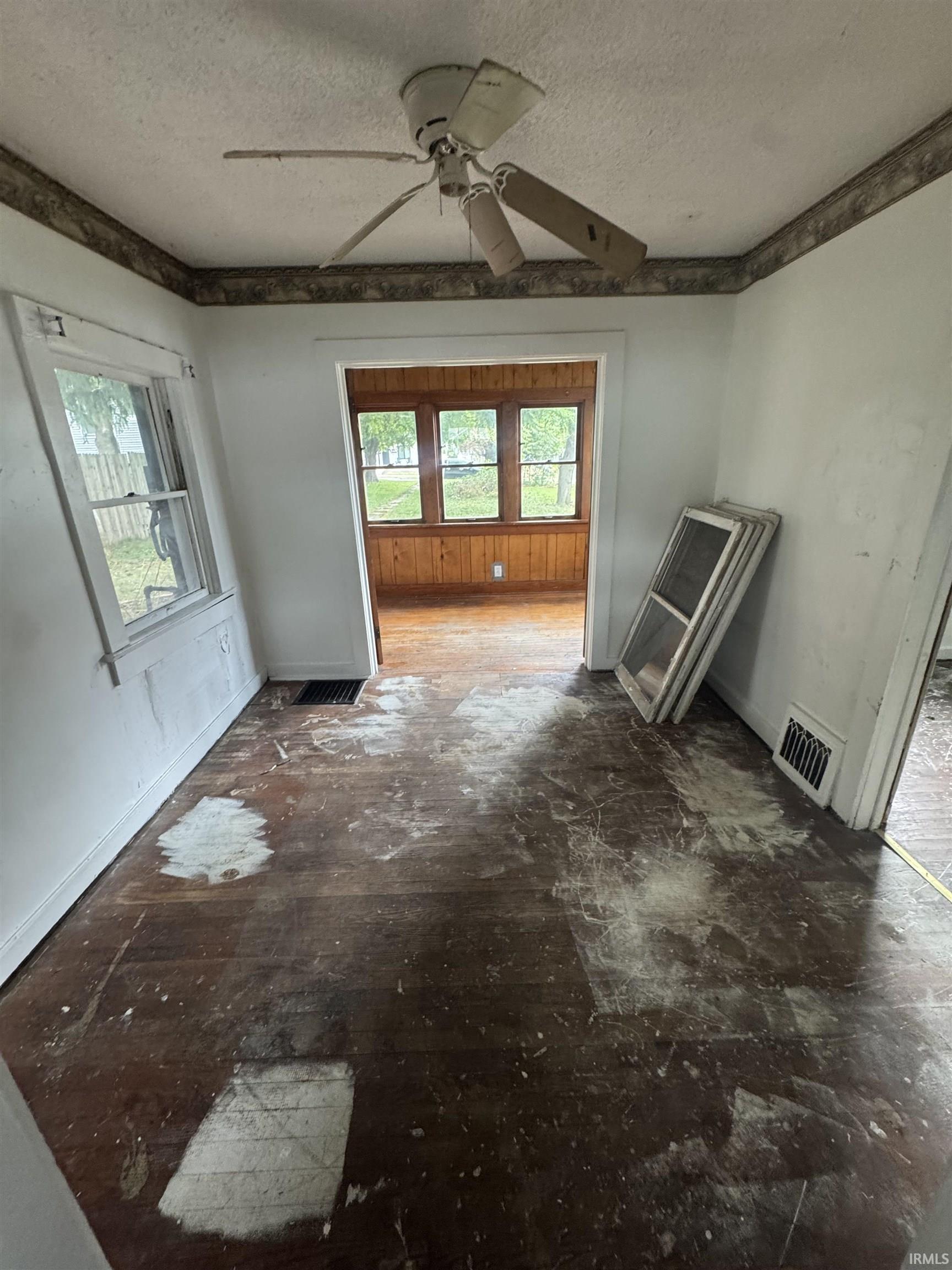 Photo 3 of 1721 W 4th Street