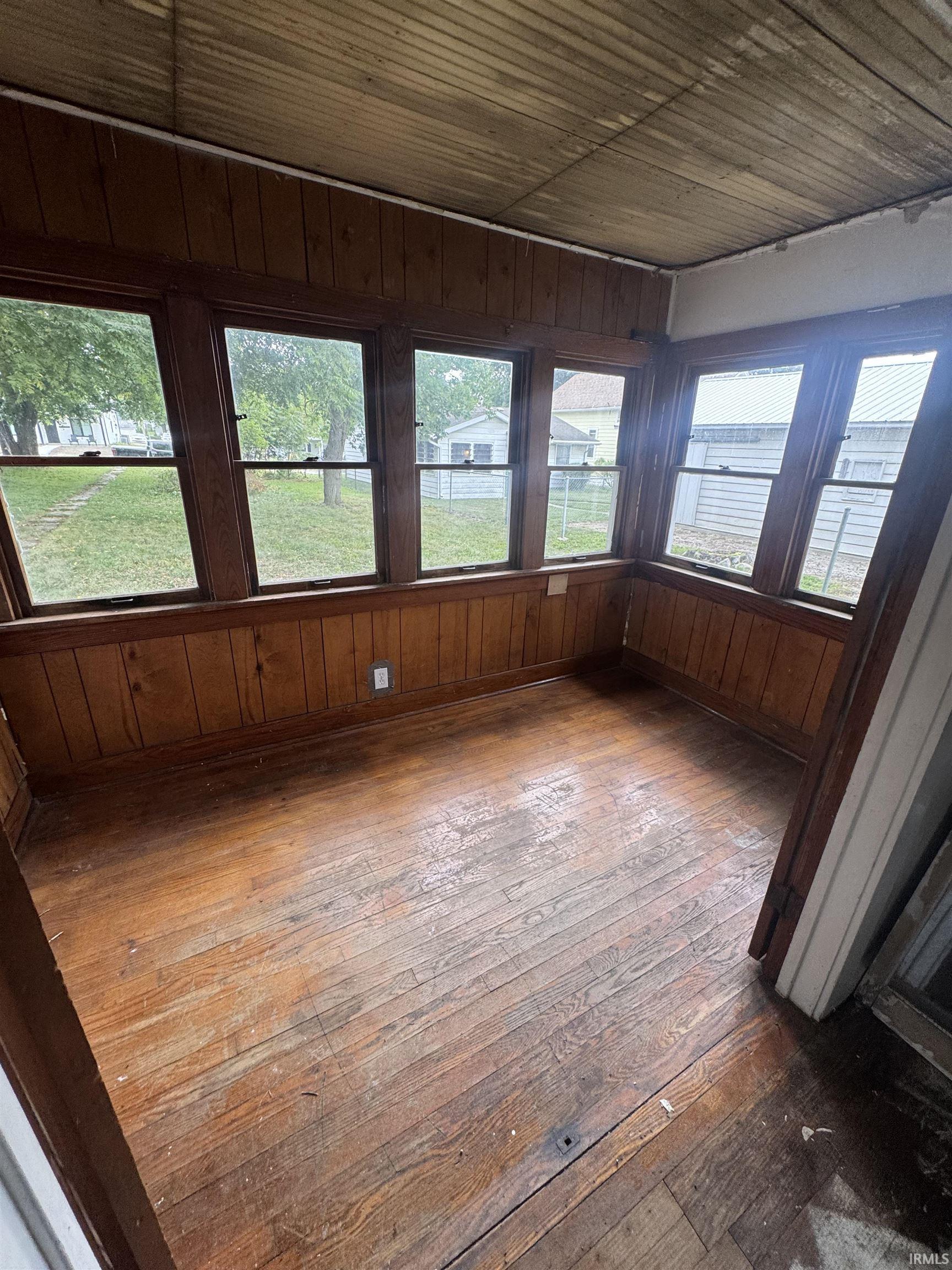 Photo 4 of 1721 W 4th Street