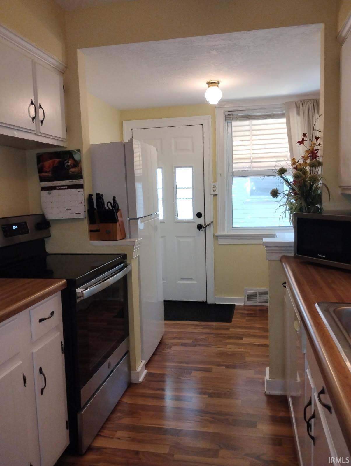 Photo 7 of 2137 Owaissa Way