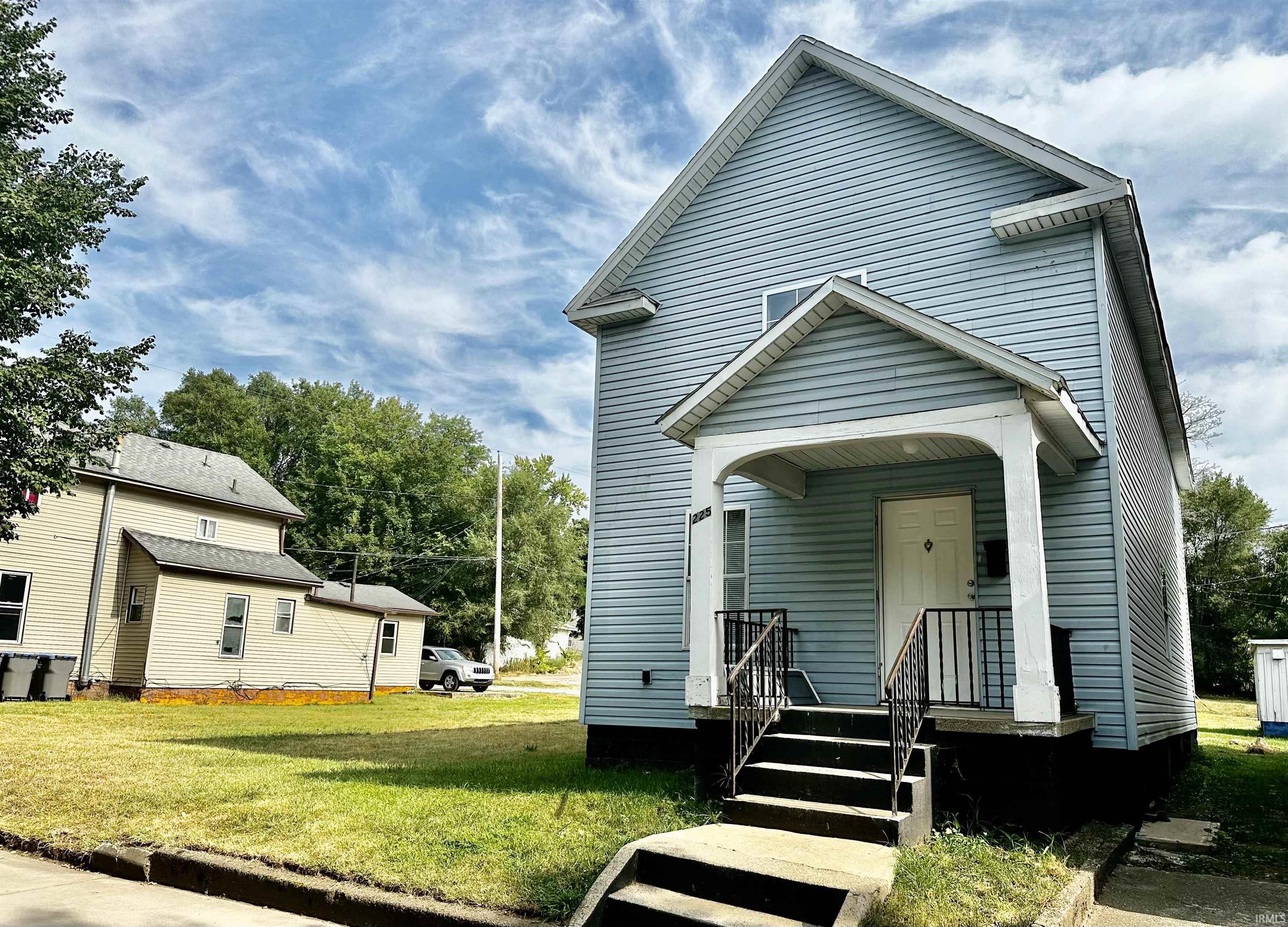 Photo 0 of 225 W Washington