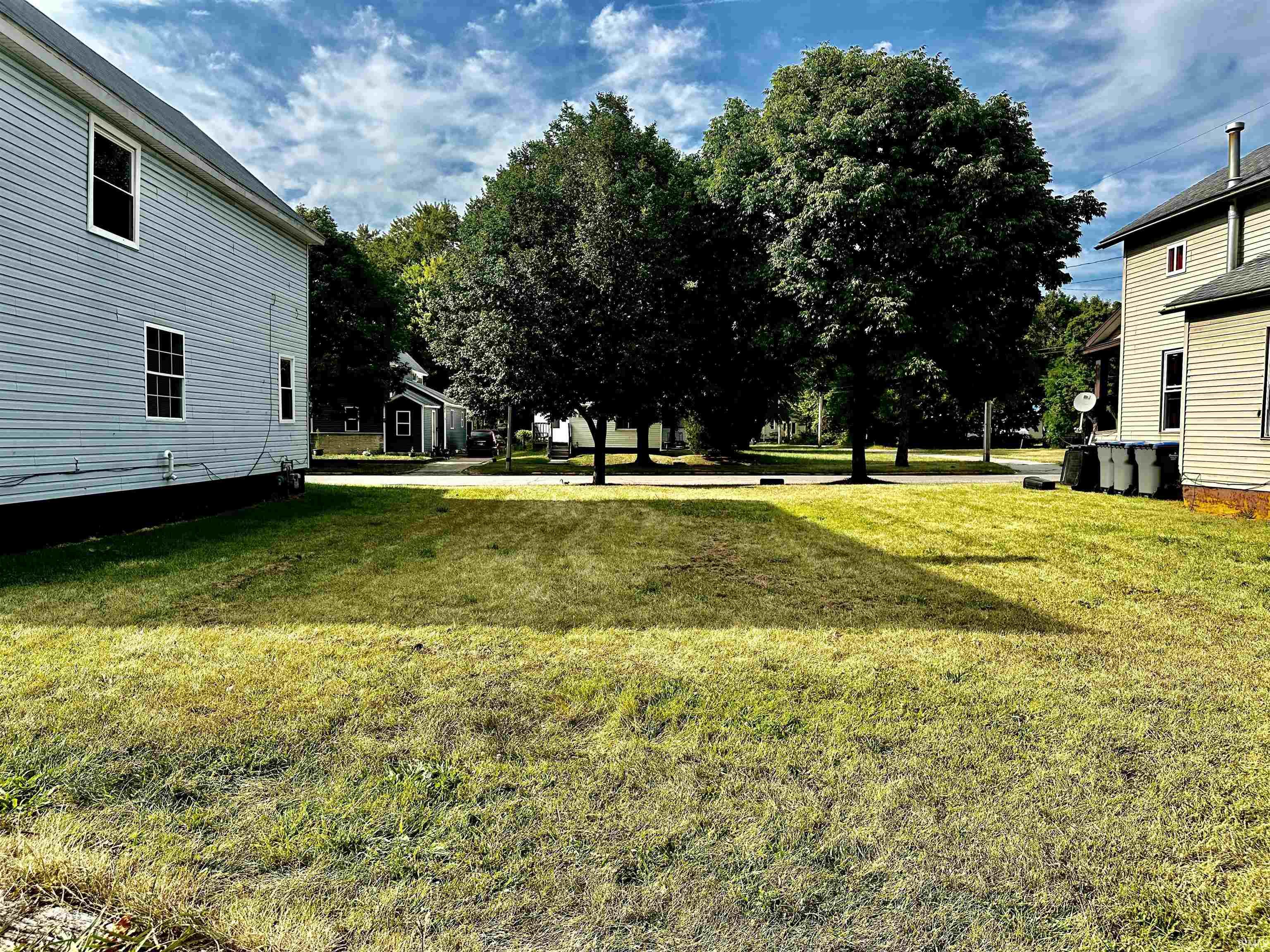 Photo 11 of 225 W Washington