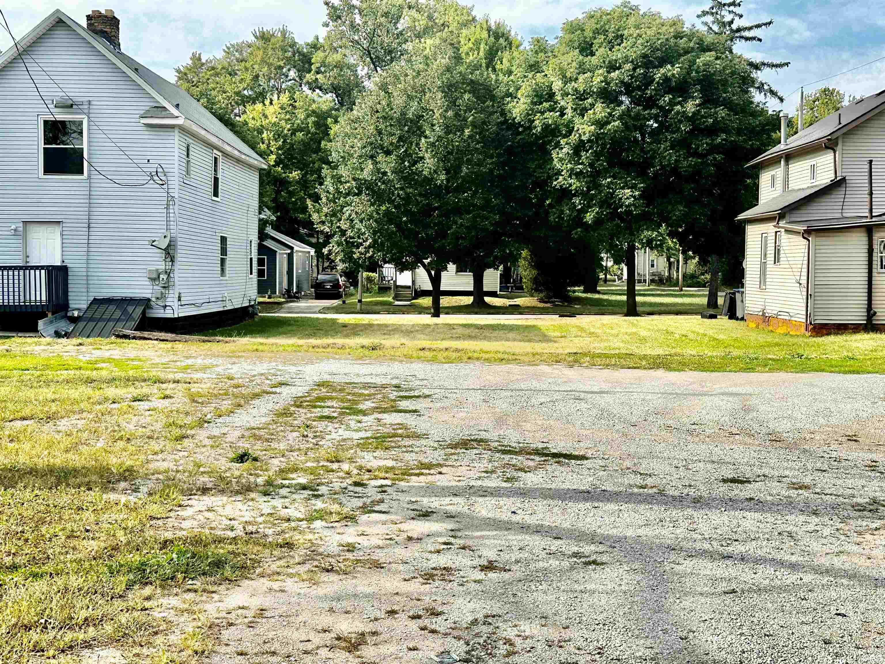 Photo 13 of 225 W Washington