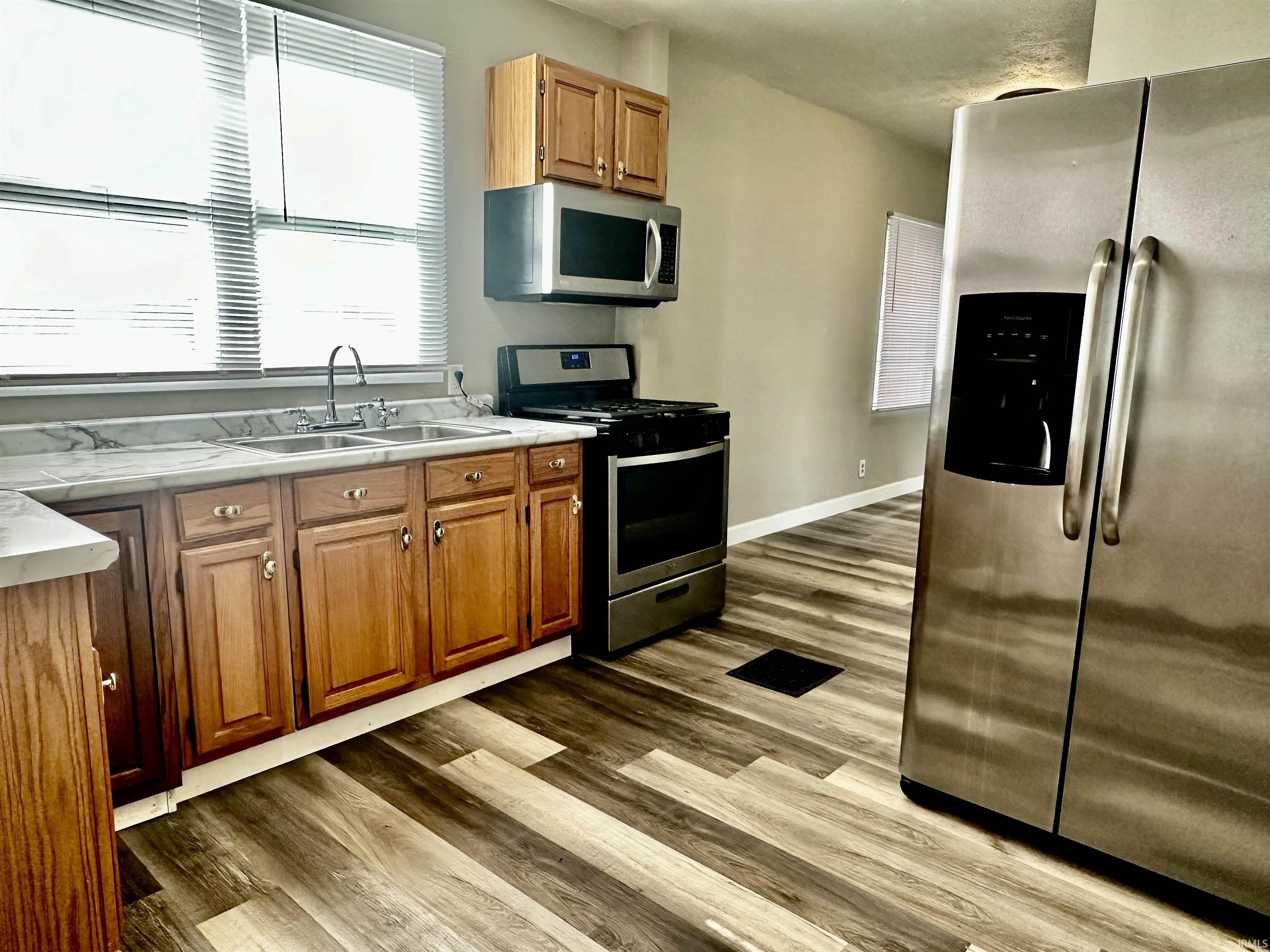 Photo 2 of 225 W Washington