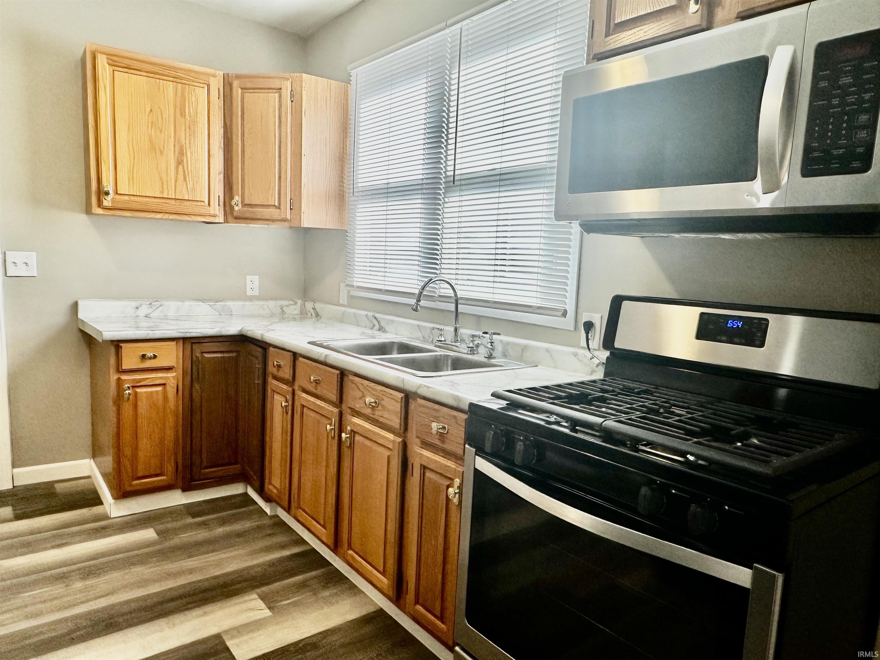 Photo 3 of 225 W Washington