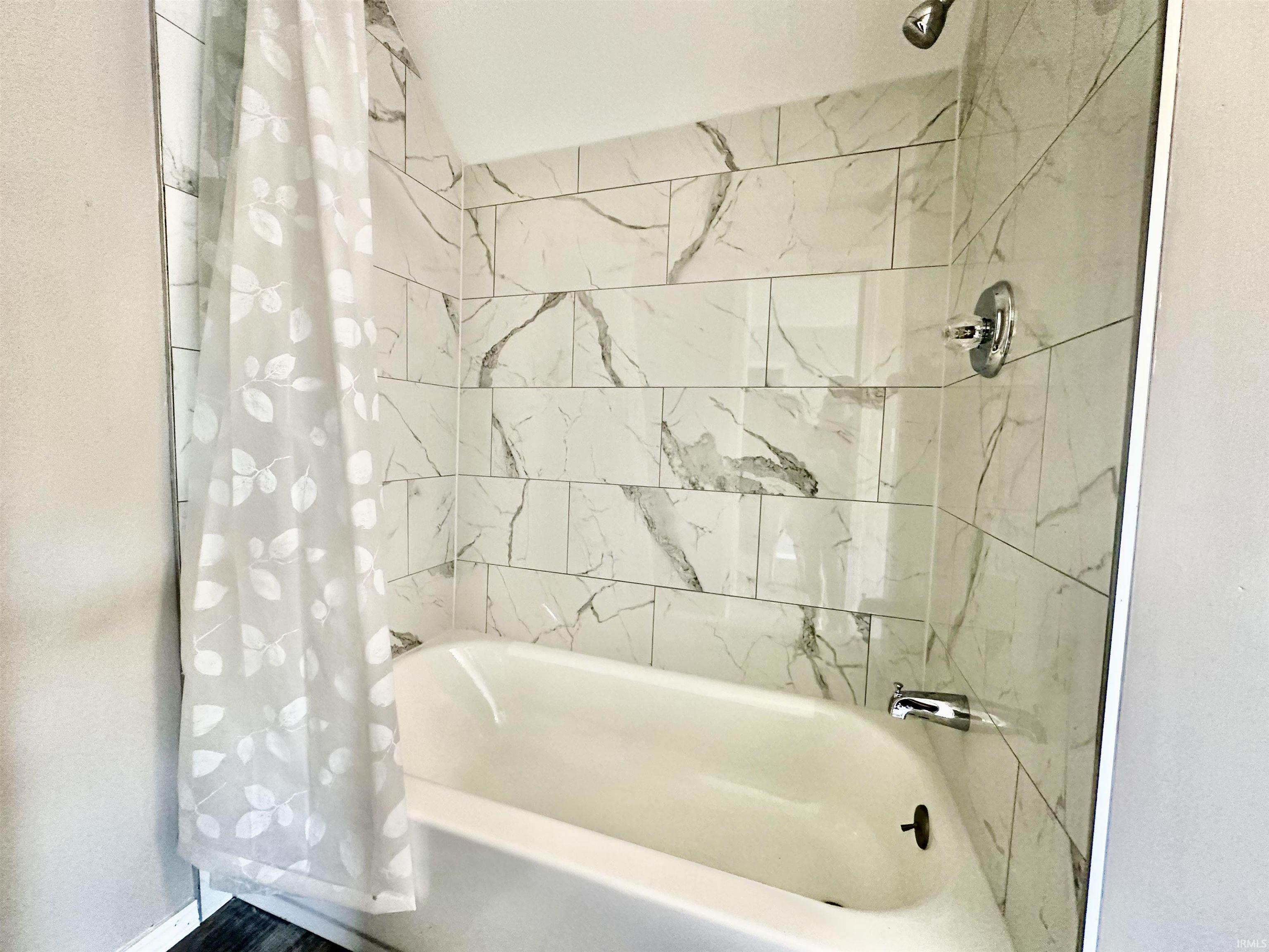 Photo 5 of 225 W Washington