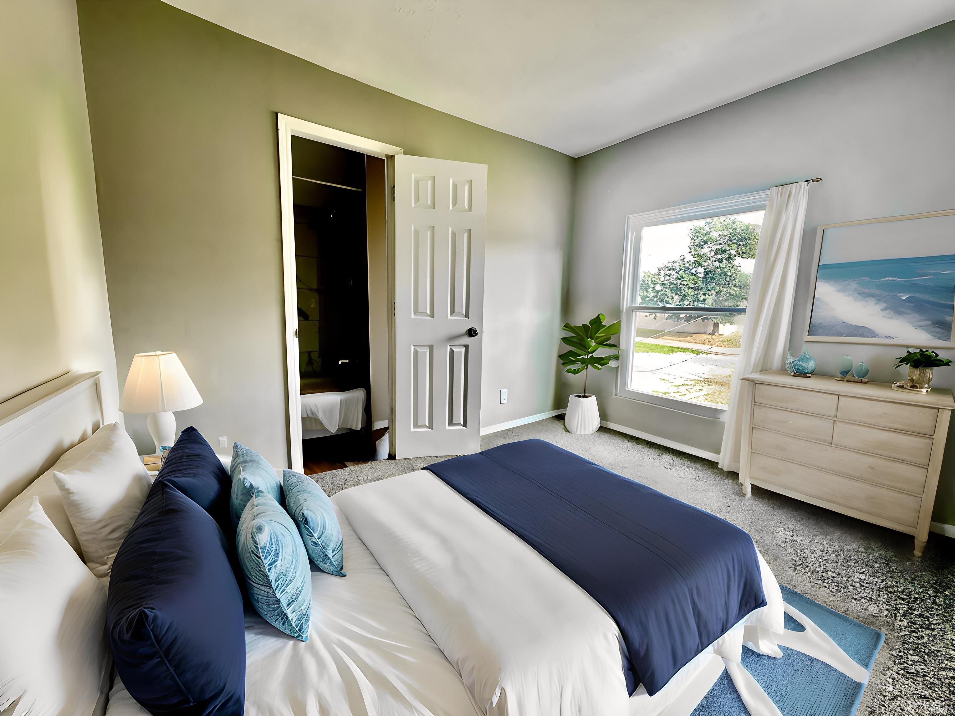 Photo 7 of 225 W Washington