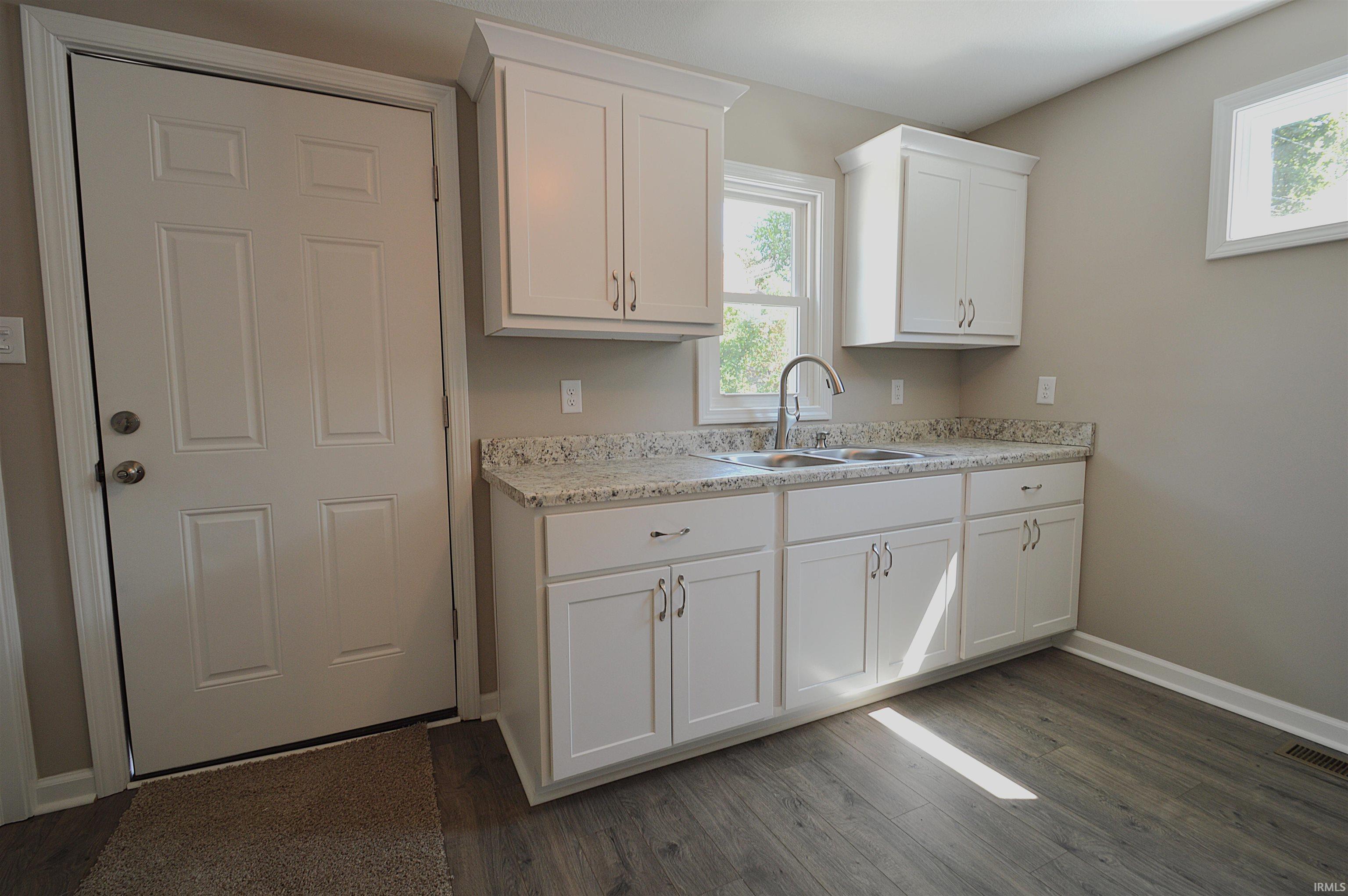 Photo 3 of 423 Mildred Avenue