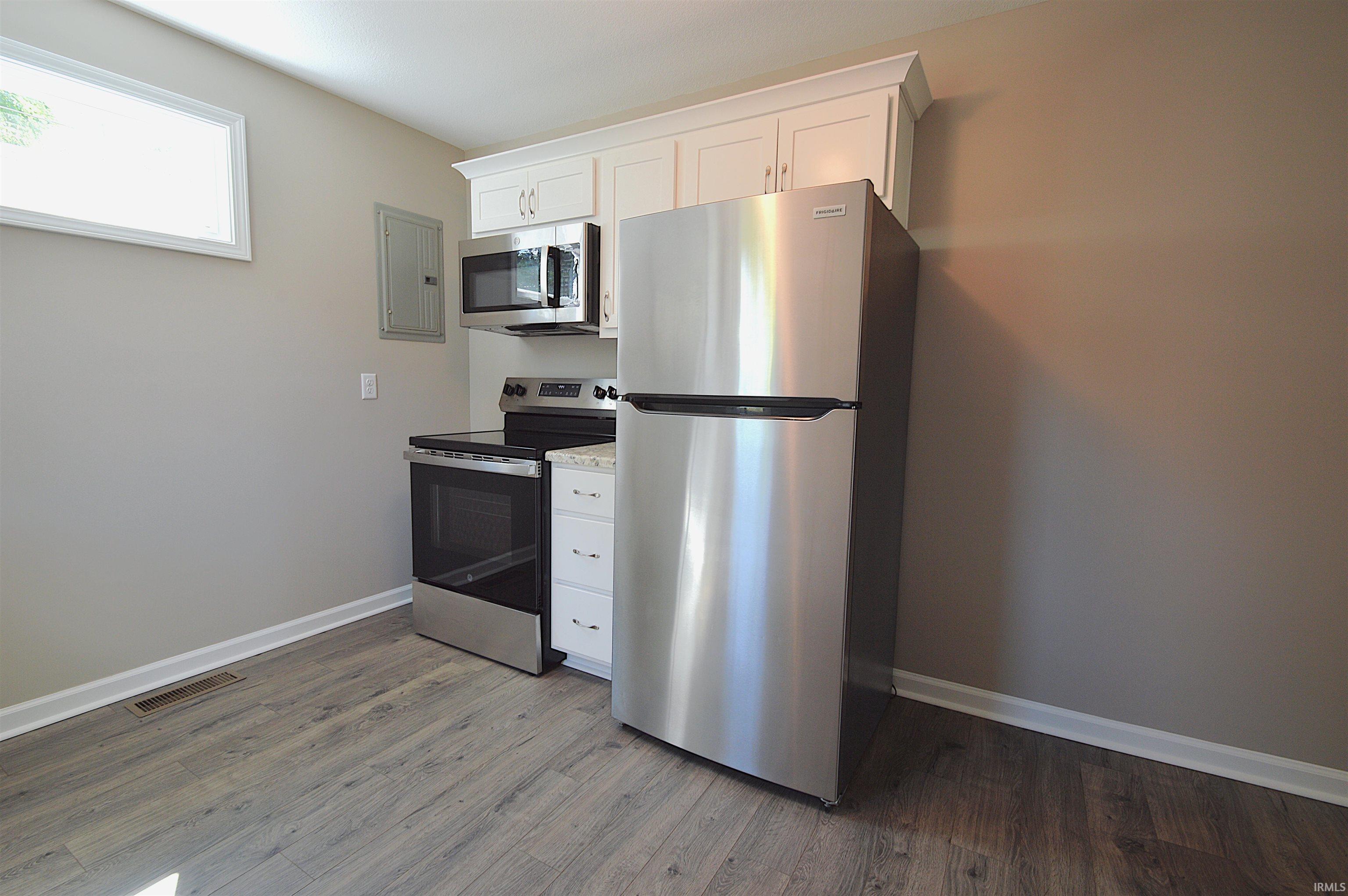 Photo 4 of 423 Mildred Avenue