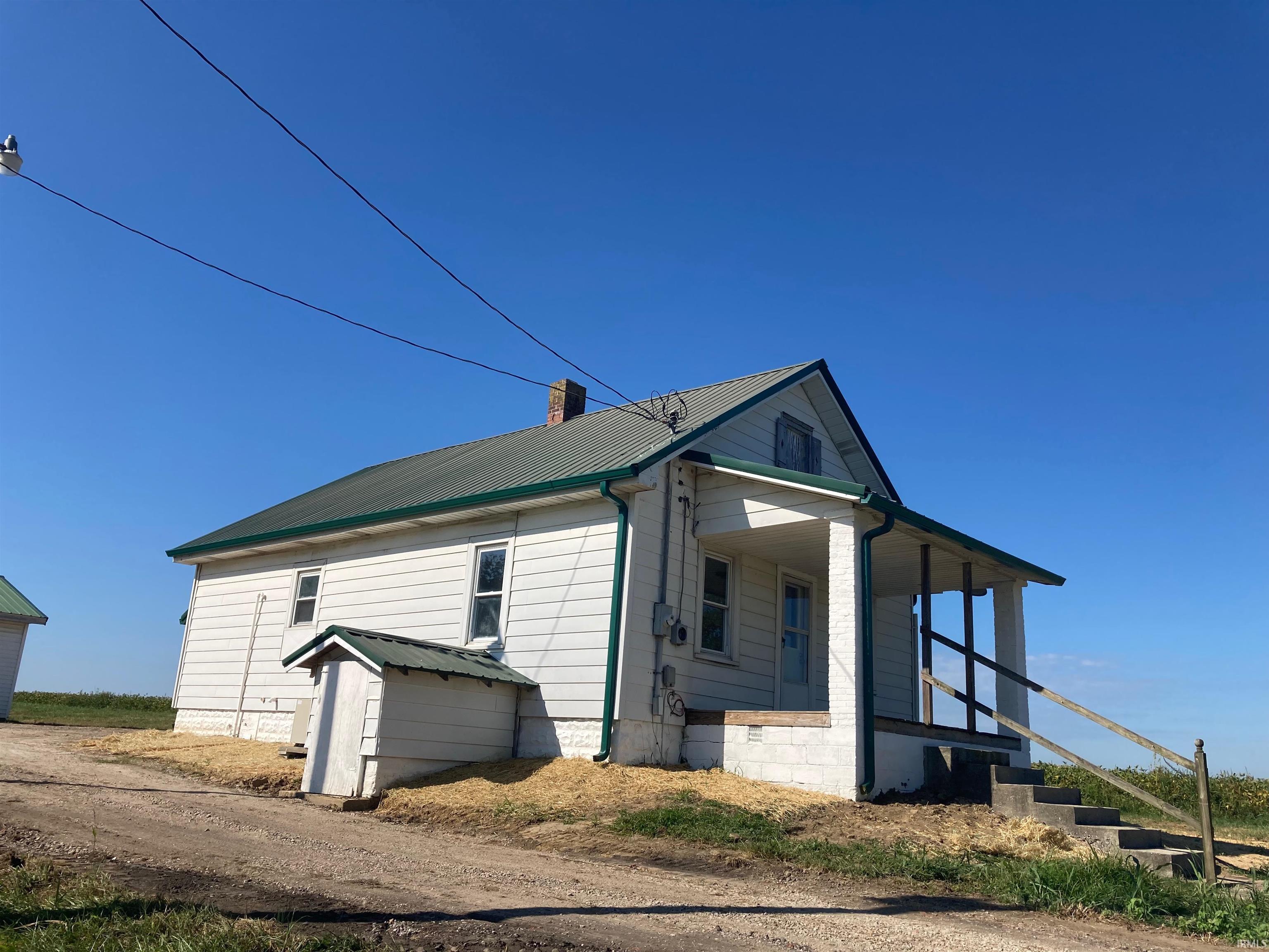 Homes for sale in Cannelburg, IN | 8965 E Us Hwy 50, Cannelburg, IN 47519 | MLS# 202535415