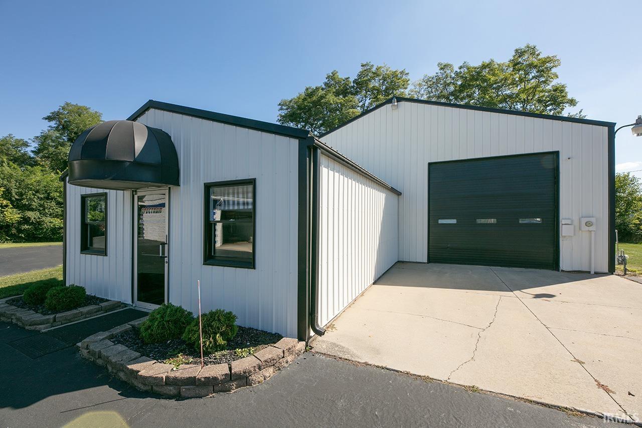 Photo 9 of 508 S Division Street