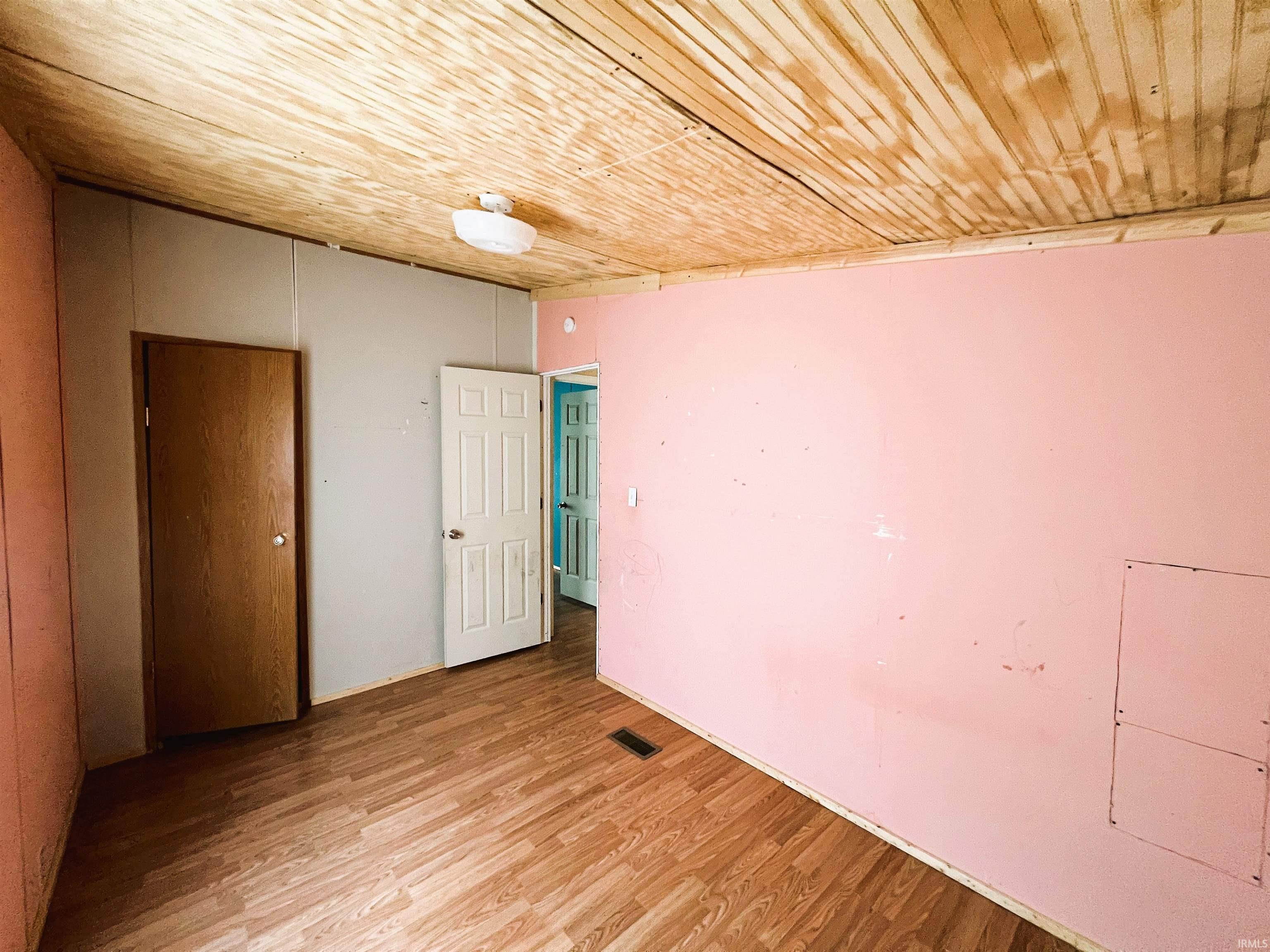 Homes for sale in Linton, IN | 1160 Se 5th St, Linton, IN 47441 | MLS# 202535479