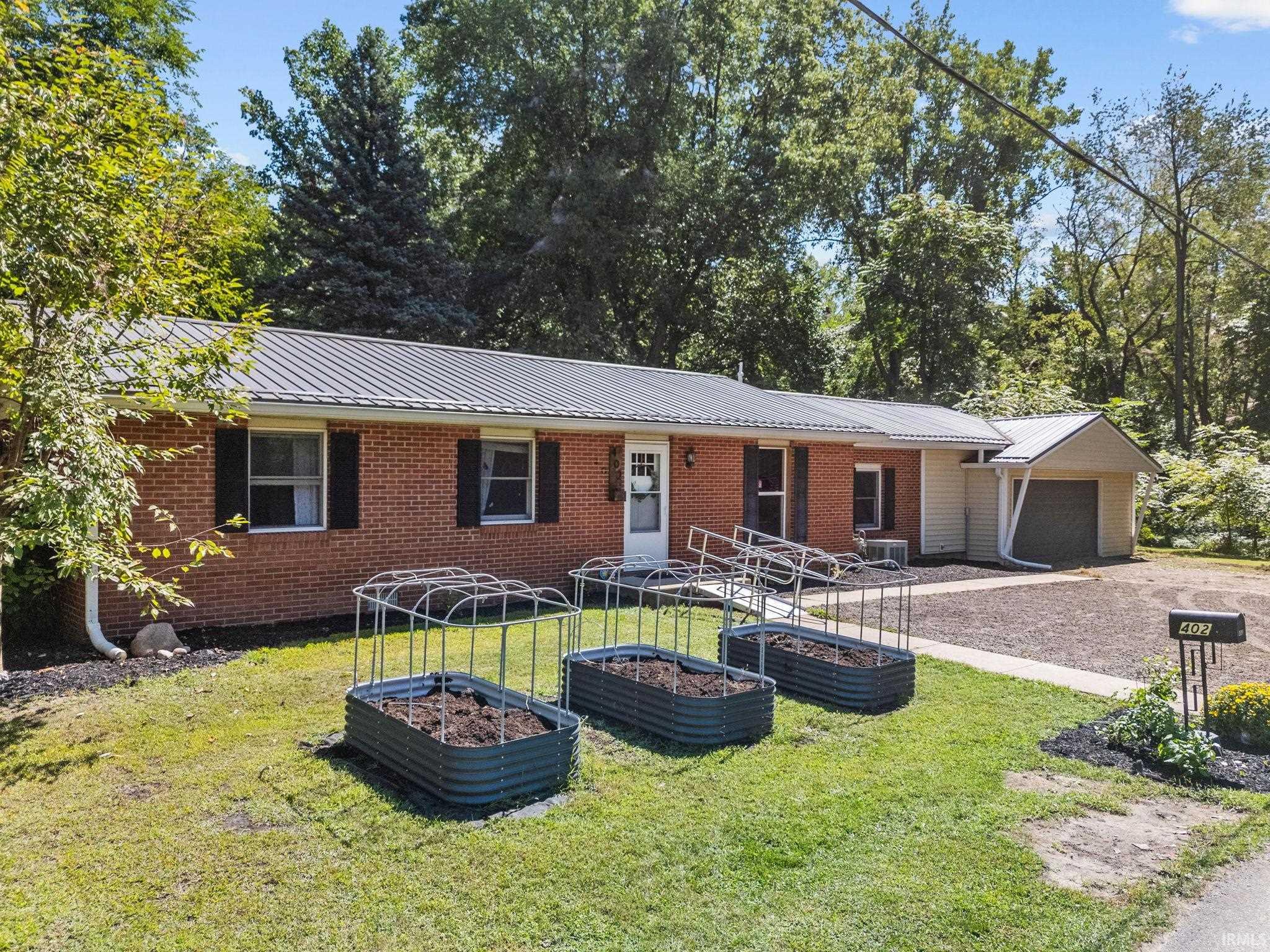 402 Kings Court