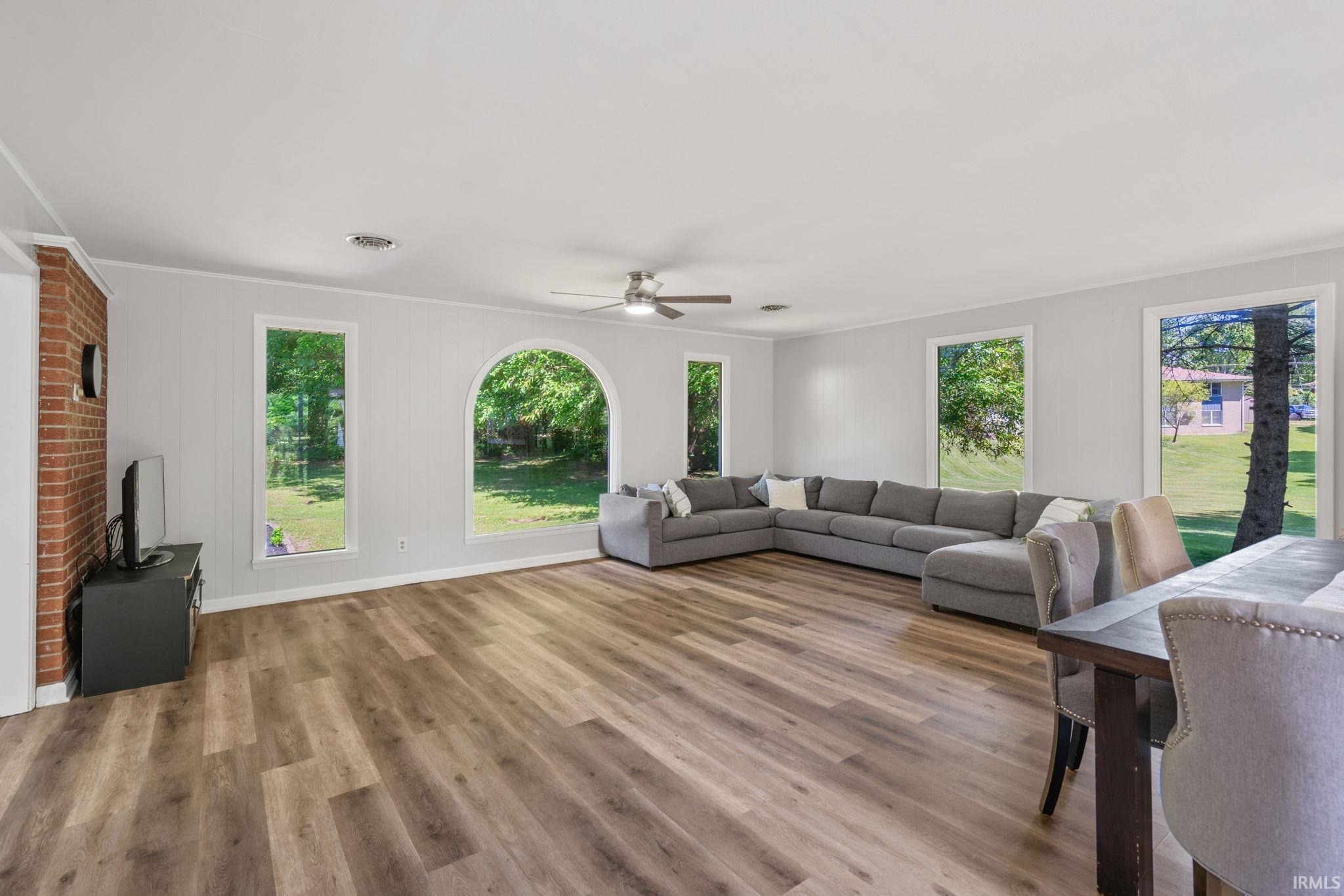 402 Kings Court