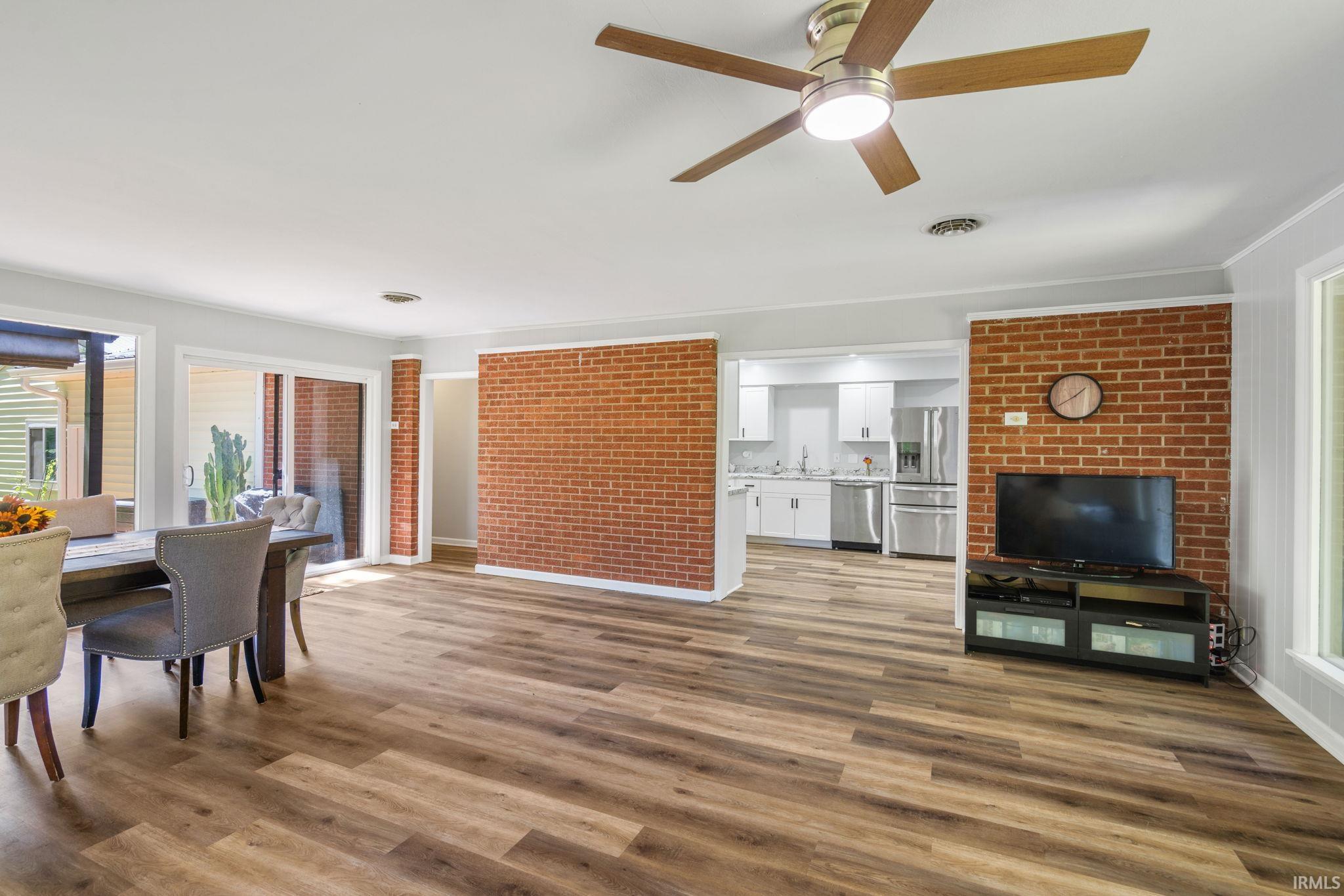 402 Kings Court