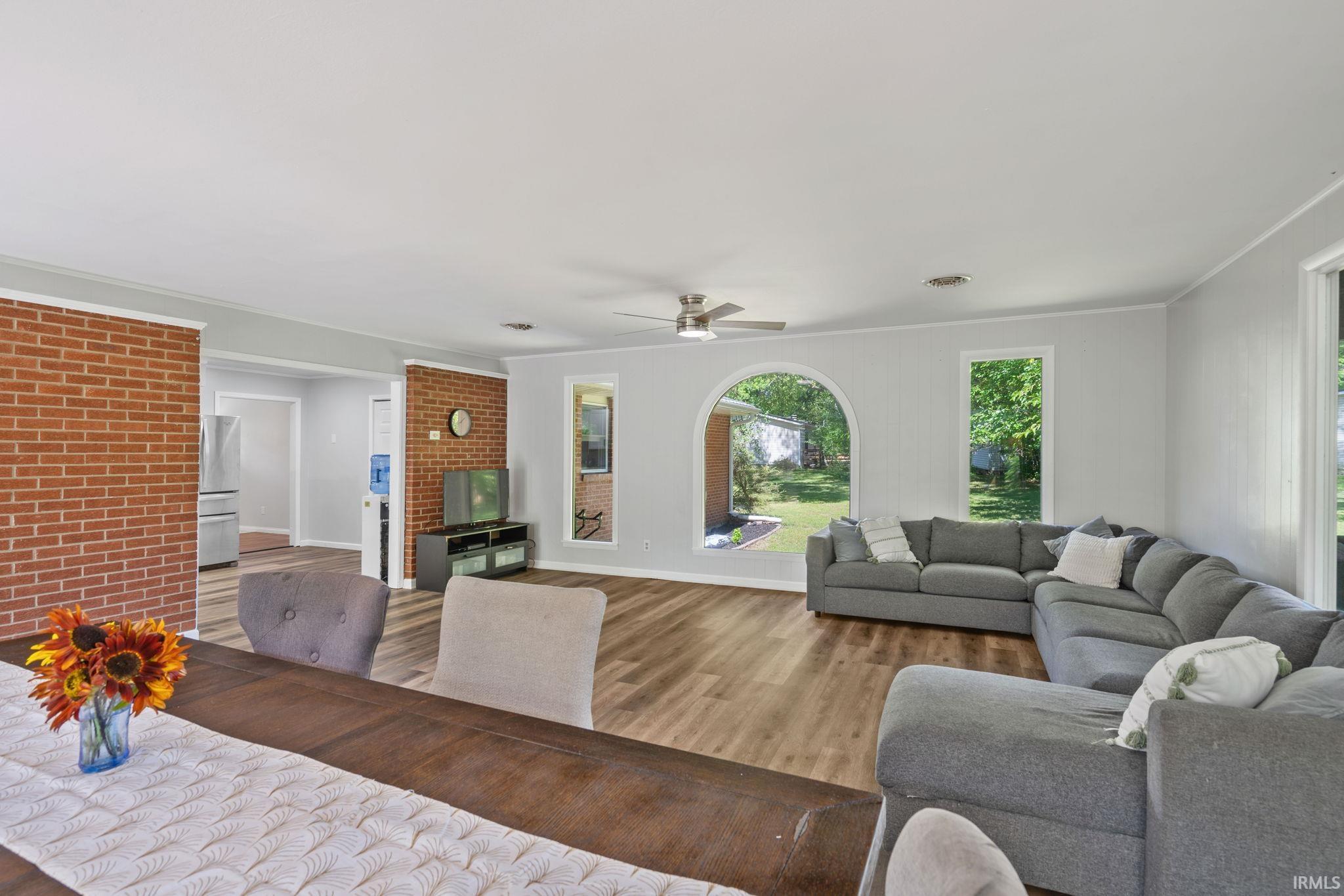 402 Kings Court