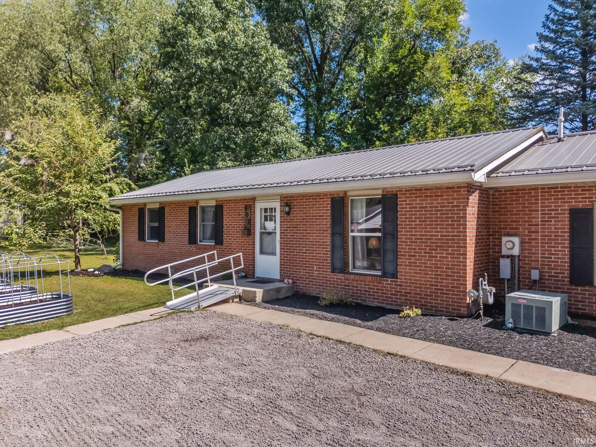 402 Kings Court