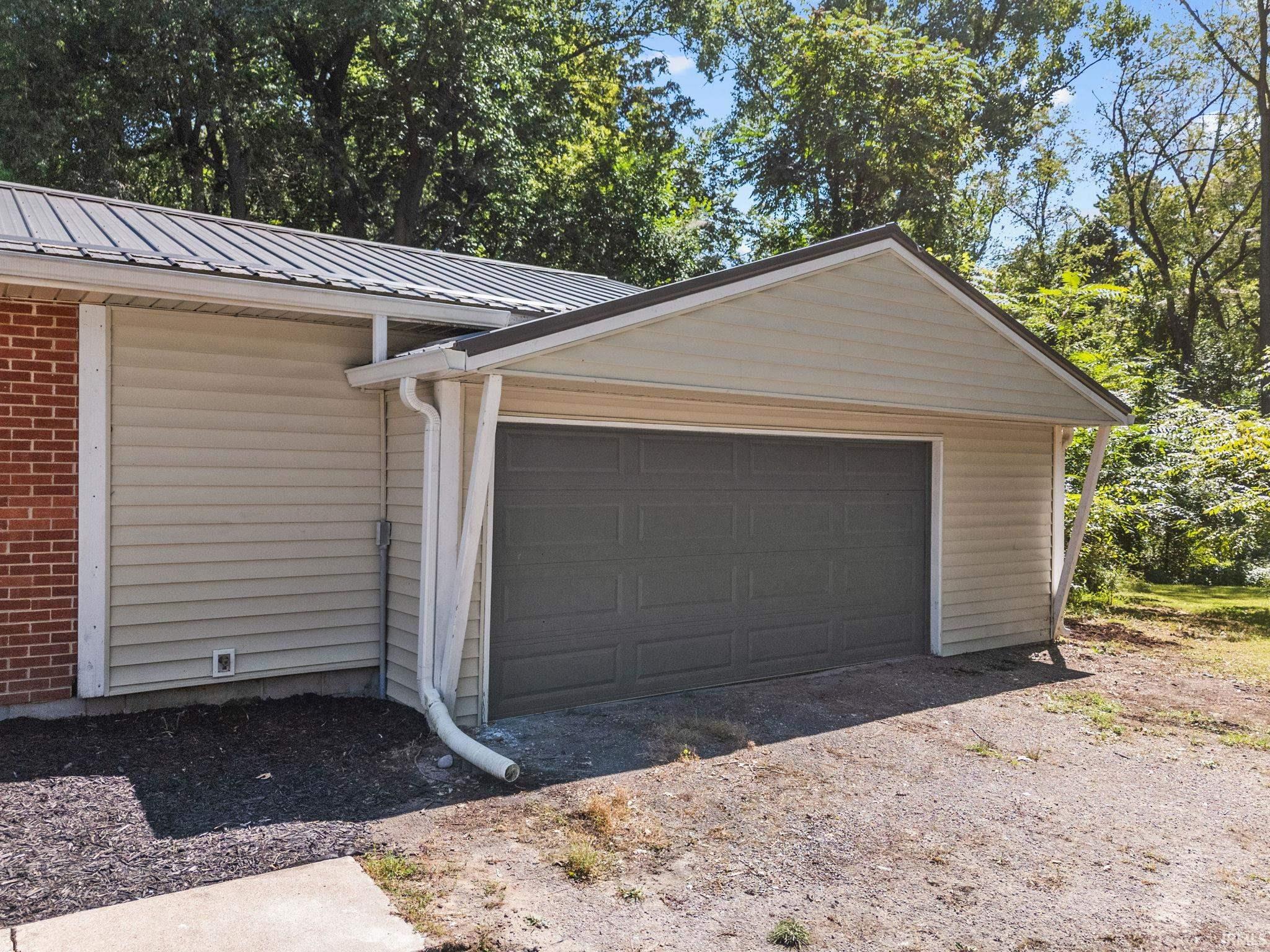 402 Kings Court