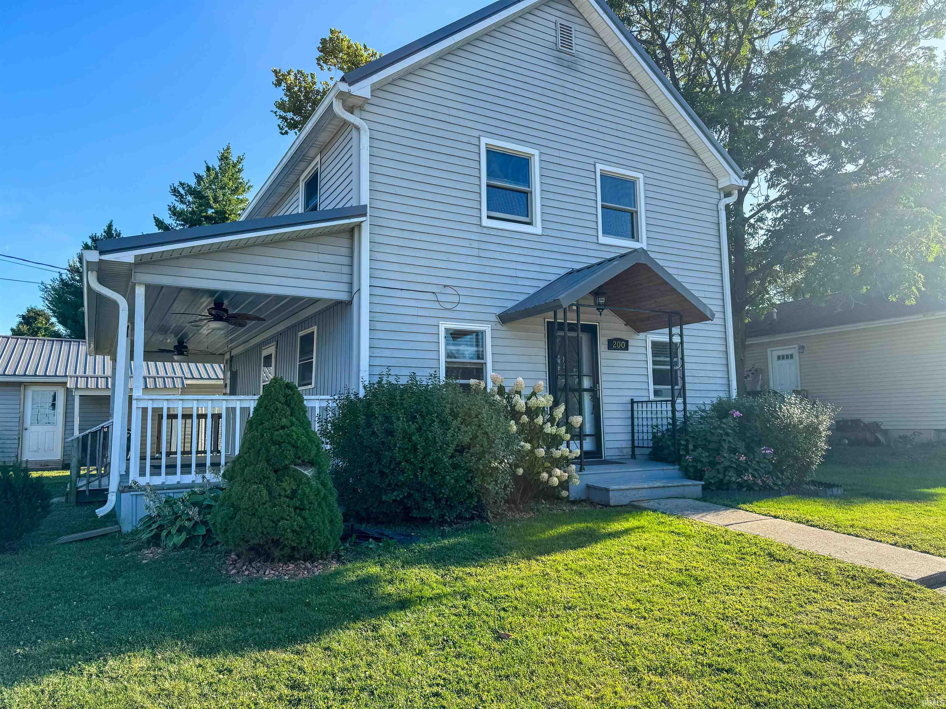 Homes for sale in Geneva, IN | 200 Pyle St, Geneva, IN 46740 | MLS# 202535673