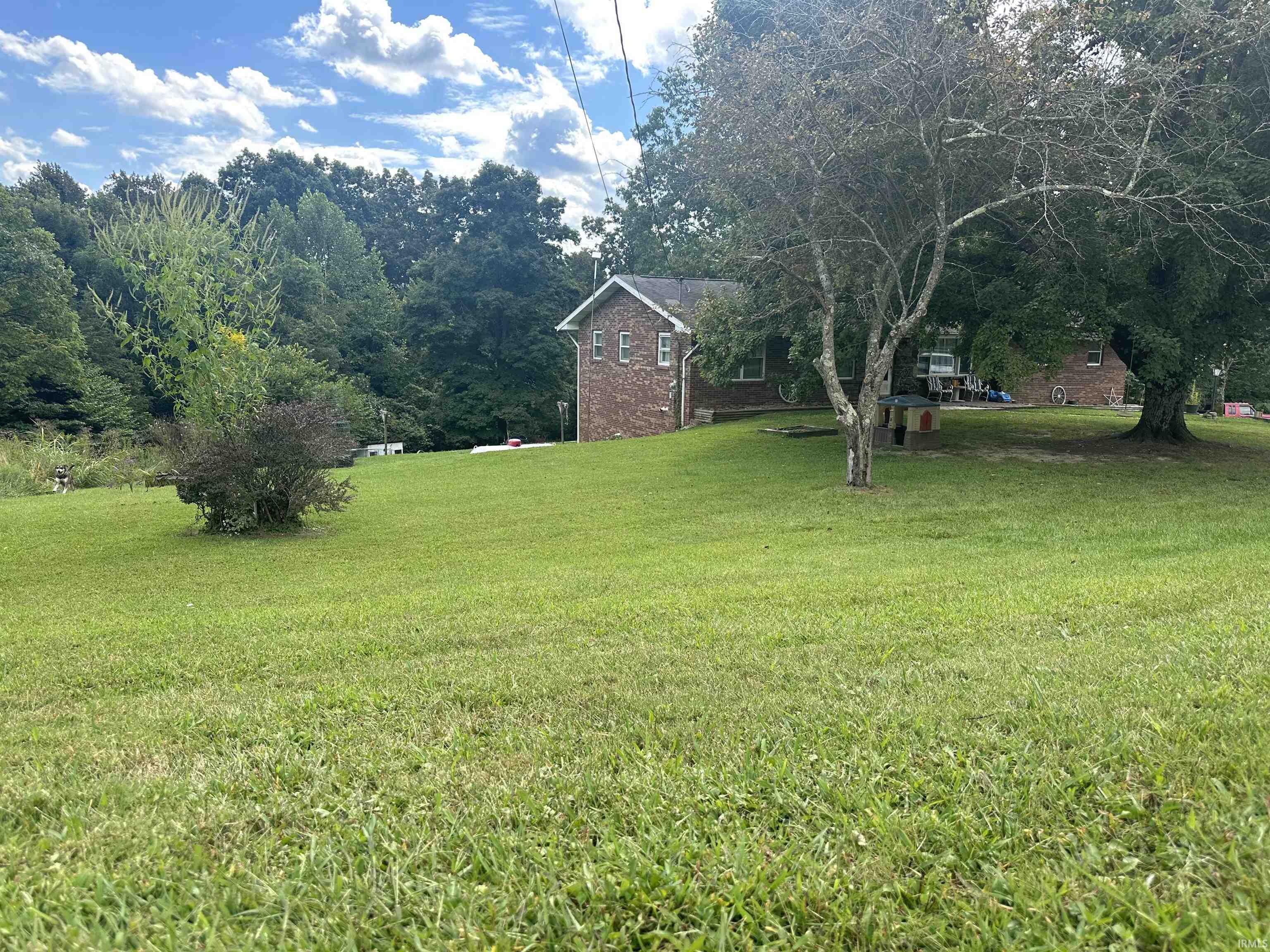 Homes for sale in Bloomfield, IN | 1357 S Hasler Rd, Bloomfield, IN 47424 | MLS# 202535767