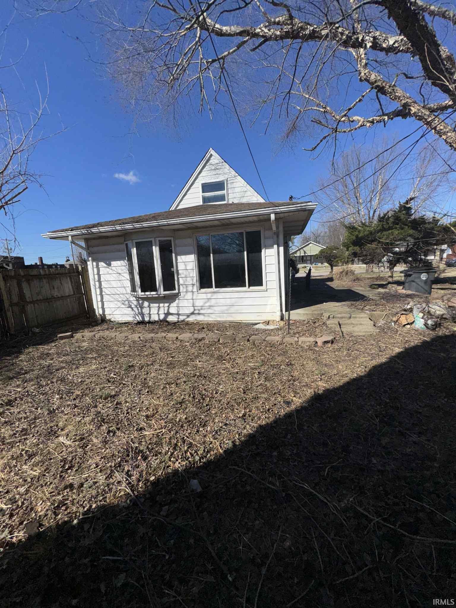 Homes for sale in Evansville, IN | 613 E Louisiana St, Evansville, IN 47711 | MLS# 202535797