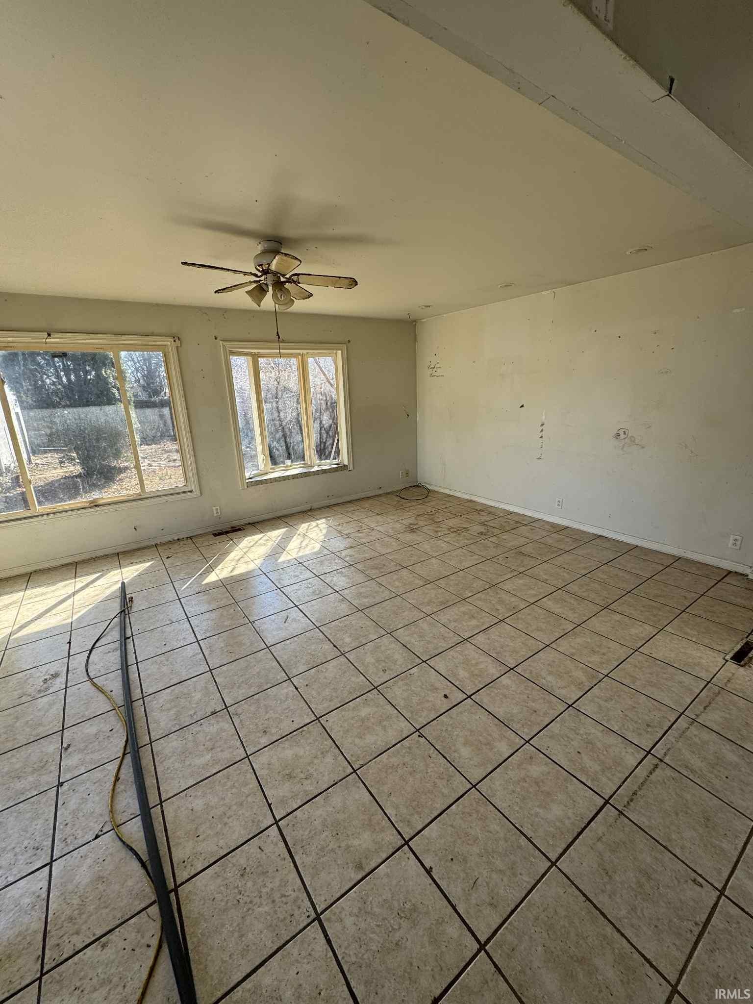 Homes for sale in Evansville, IN | 613 E Louisiana St, Evansville, IN 47711 | MLS# 202535797