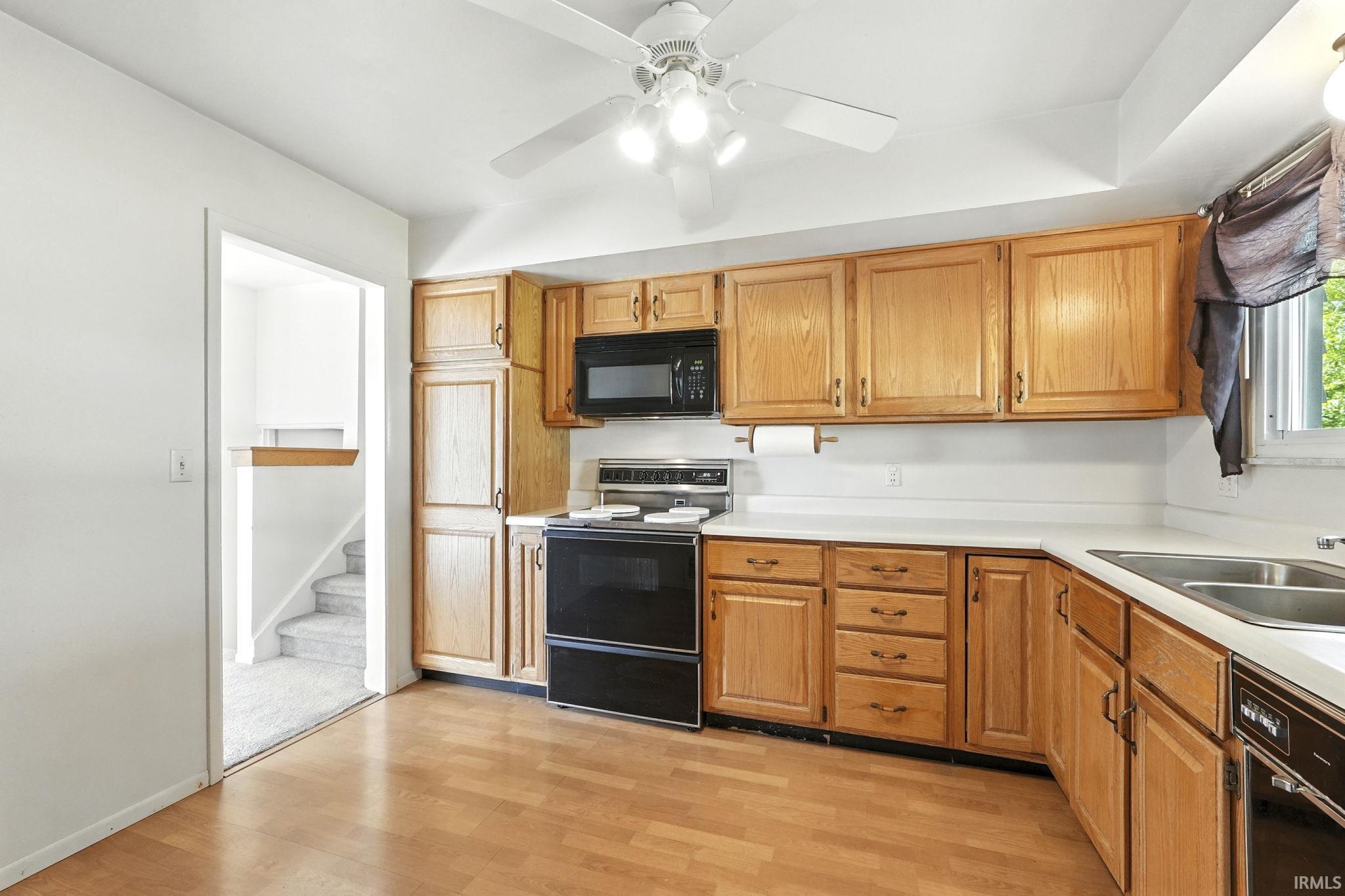 Photo 10 of 6015 Yellowstone Drive