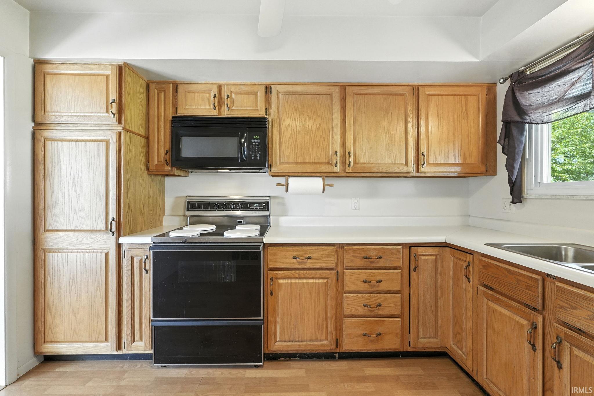 Photo 11 of 6015 Yellowstone Drive