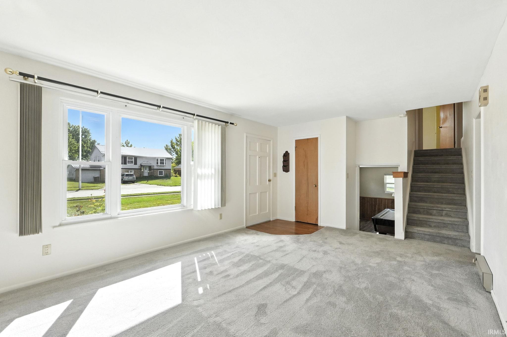 Photo 3 of 6015 Yellowstone Drive