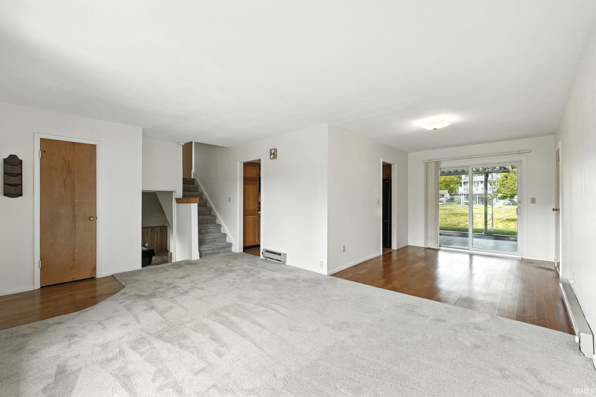 Photo 4 of 6015 Yellowstone Drive