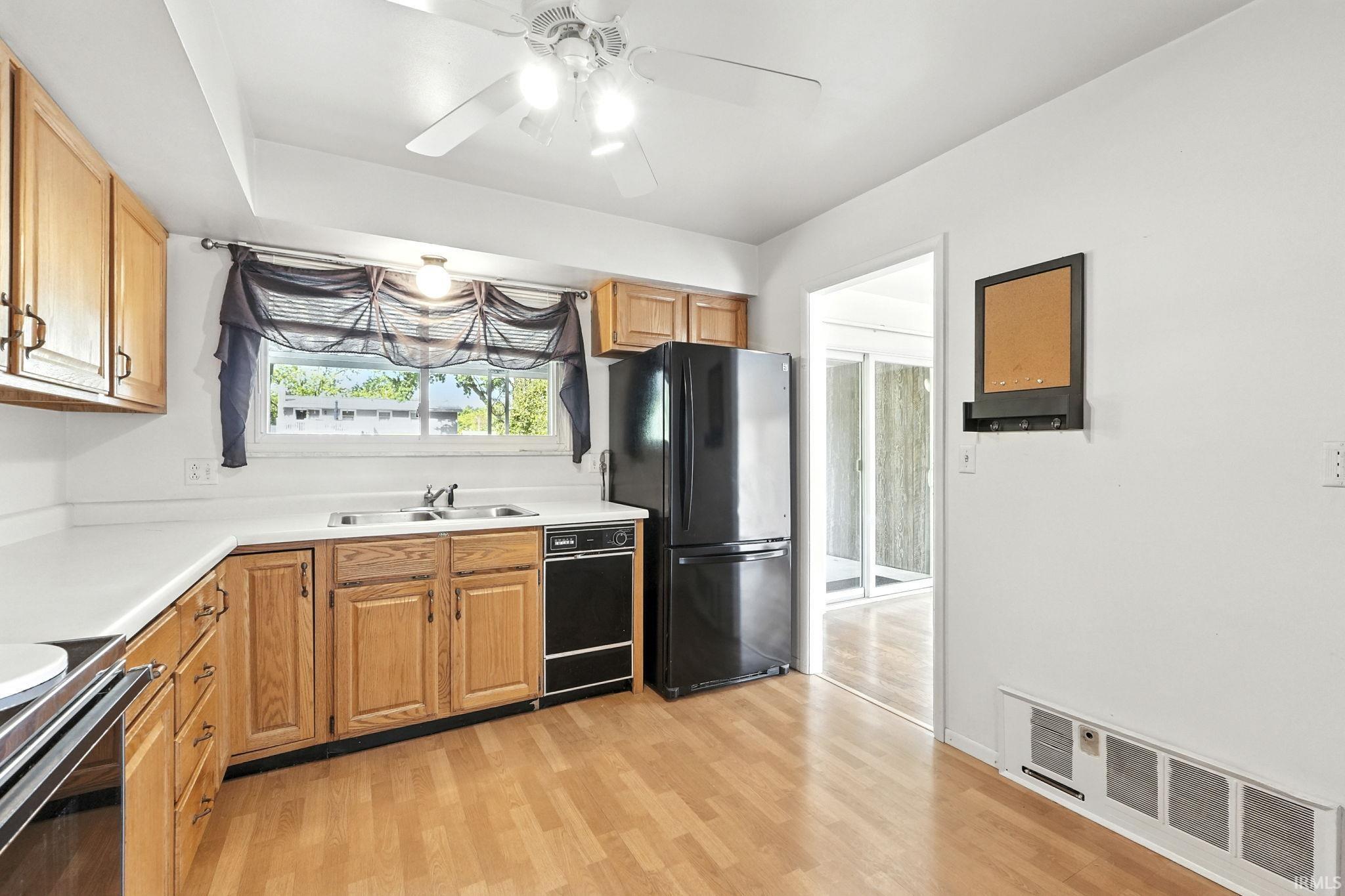 Photo 8 of 6015 Yellowstone Drive