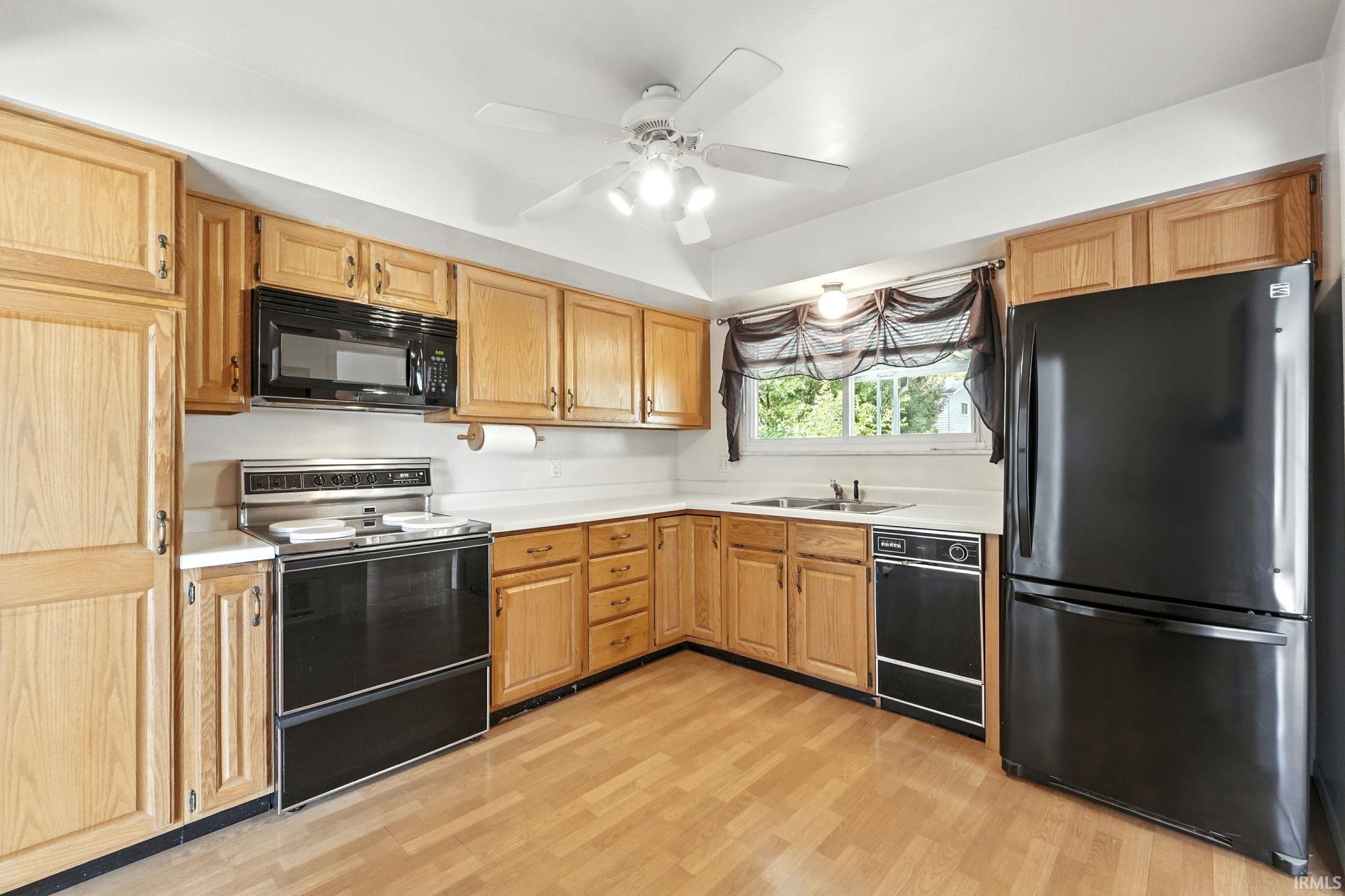 Photo 9 of 6015 Yellowstone Drive