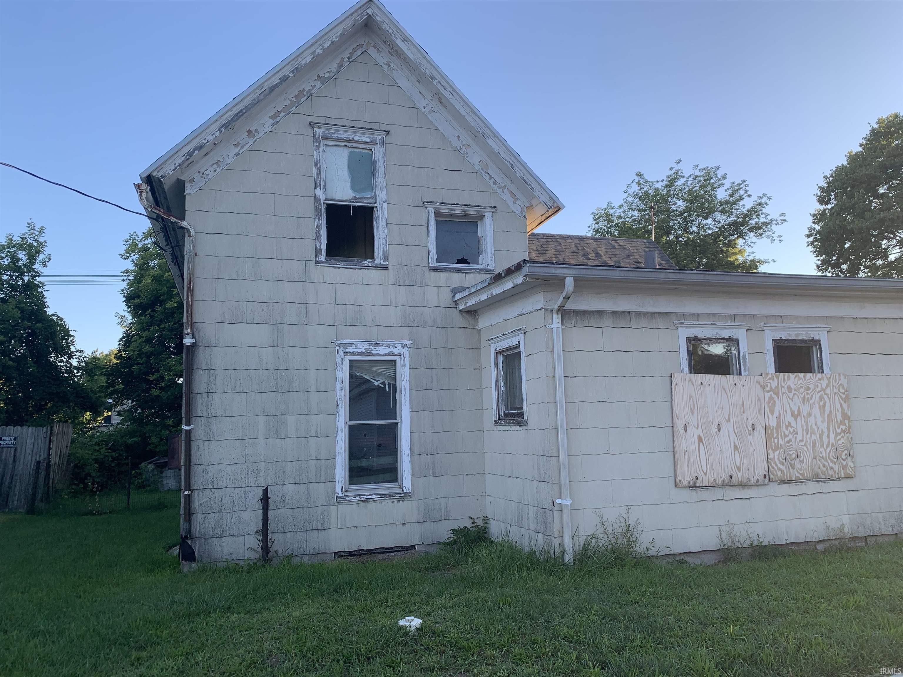 Homes for sale in Mishawaka, IN | 530 W 5th St, Mishawaka, IN 46544 | MLS# 202535933