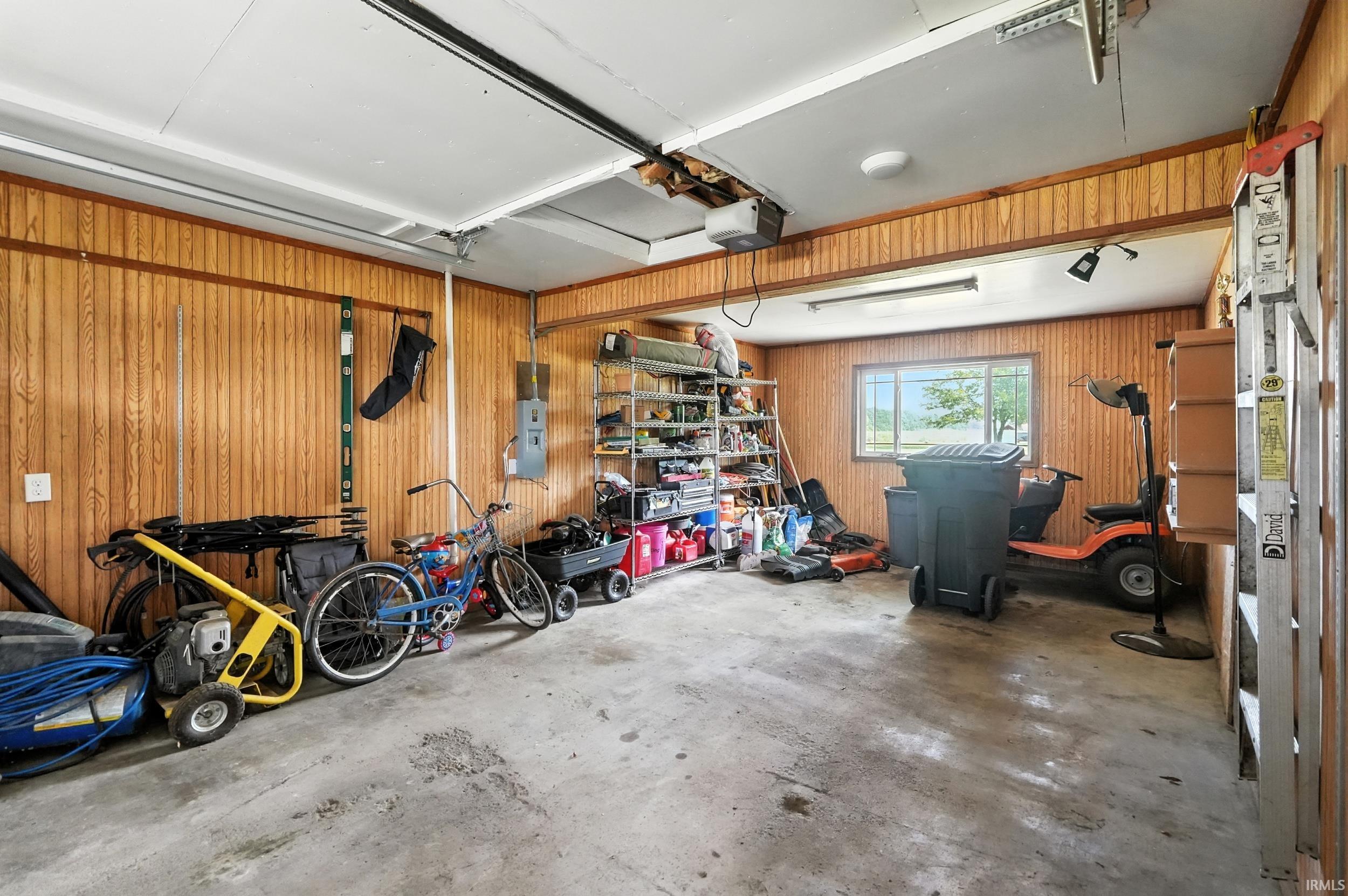 Photo 16 of 522 N MAIN Street