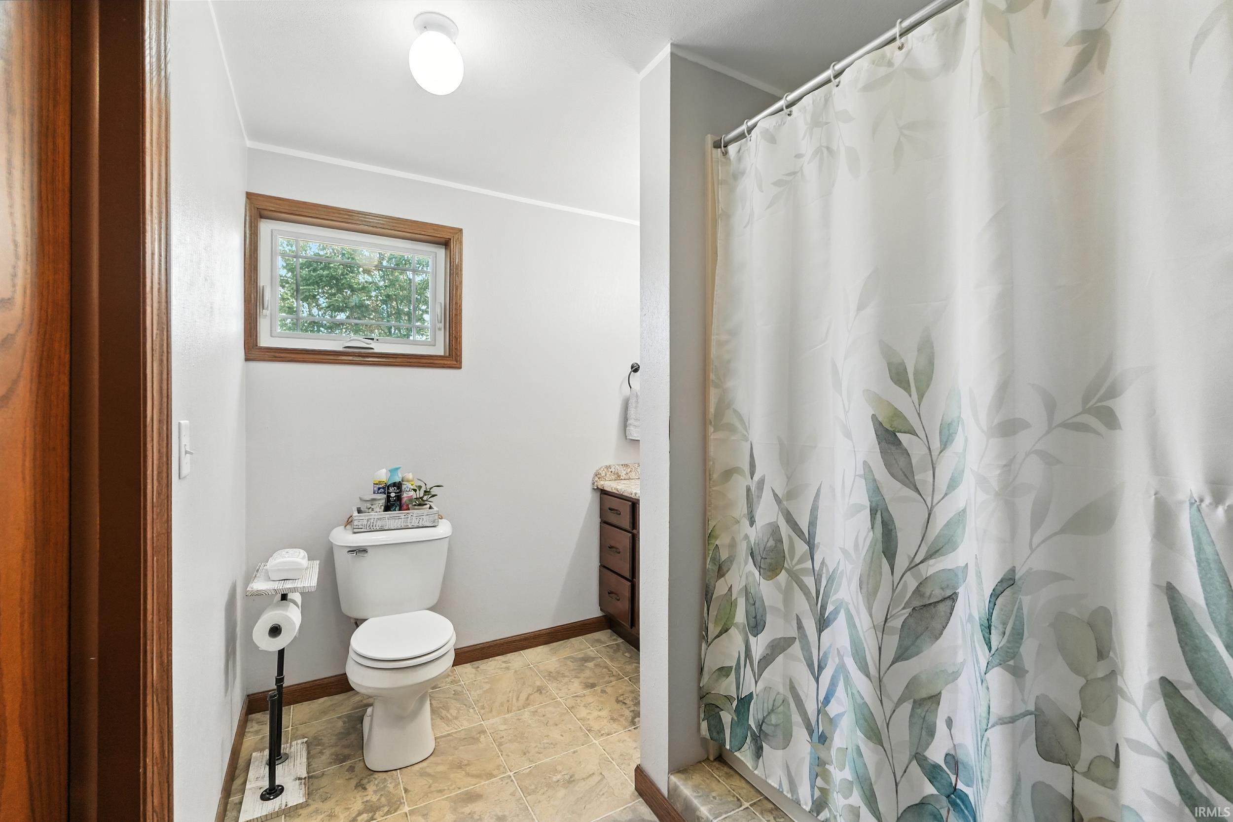 Photo 7 of 522 N MAIN Street